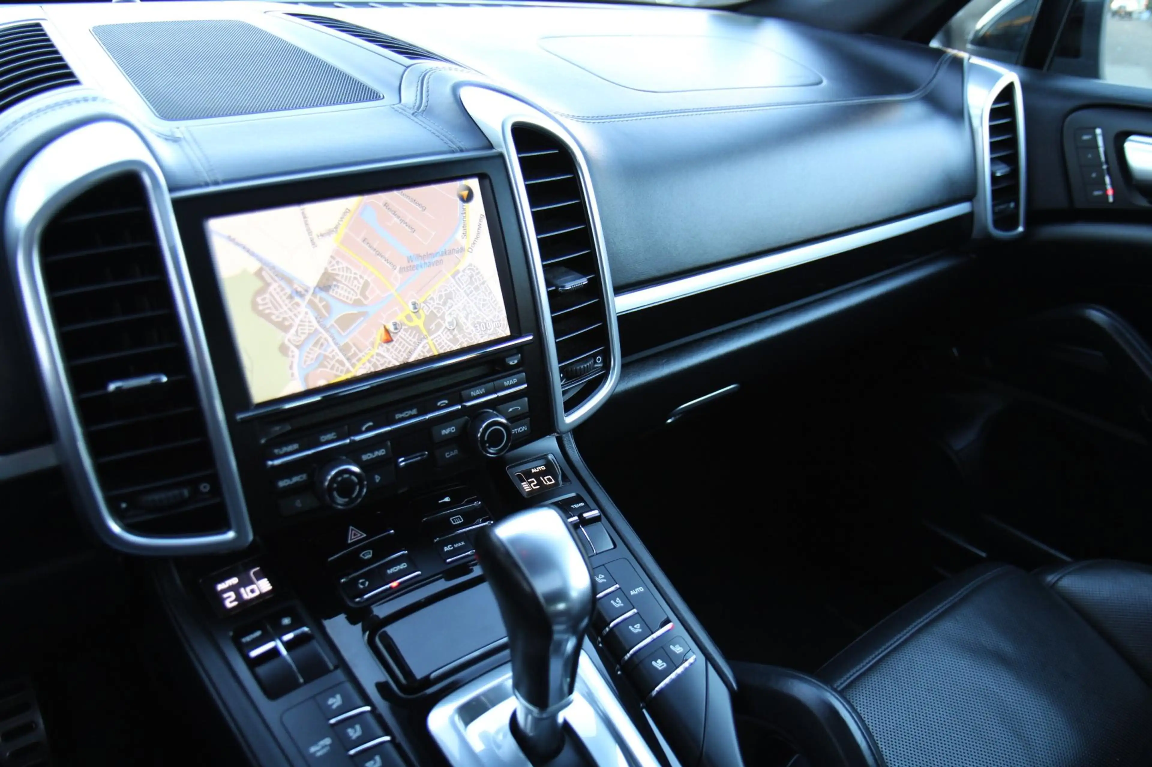 Porsche Cayenne 4.8 S V8 Schuifdak Xenon Luchtvering Luxe !! — photo 36