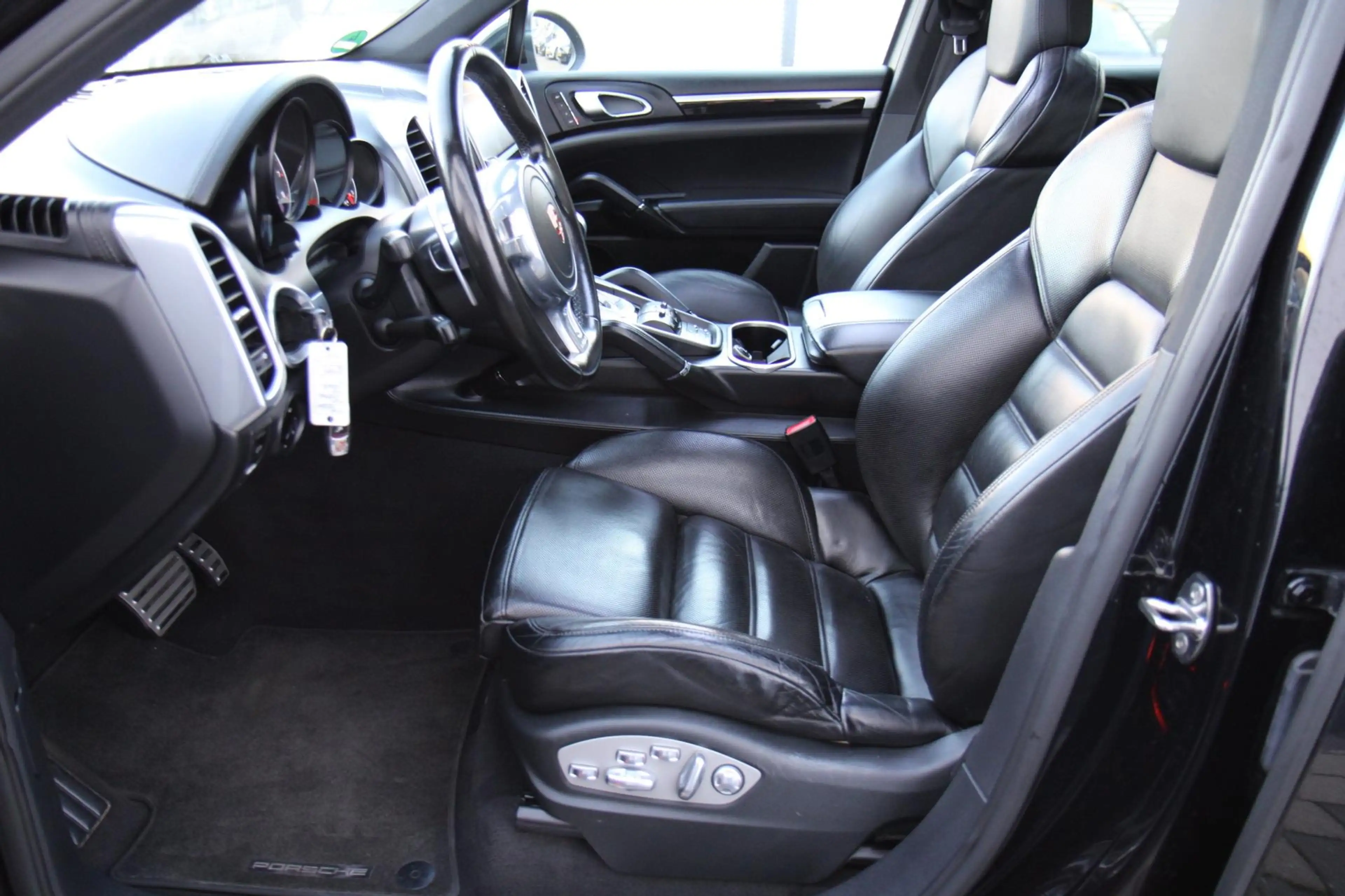 Porsche Cayenne 4.8 S V8 Schuifdak Xenon Luchtvering Luxe !! — photo 7
