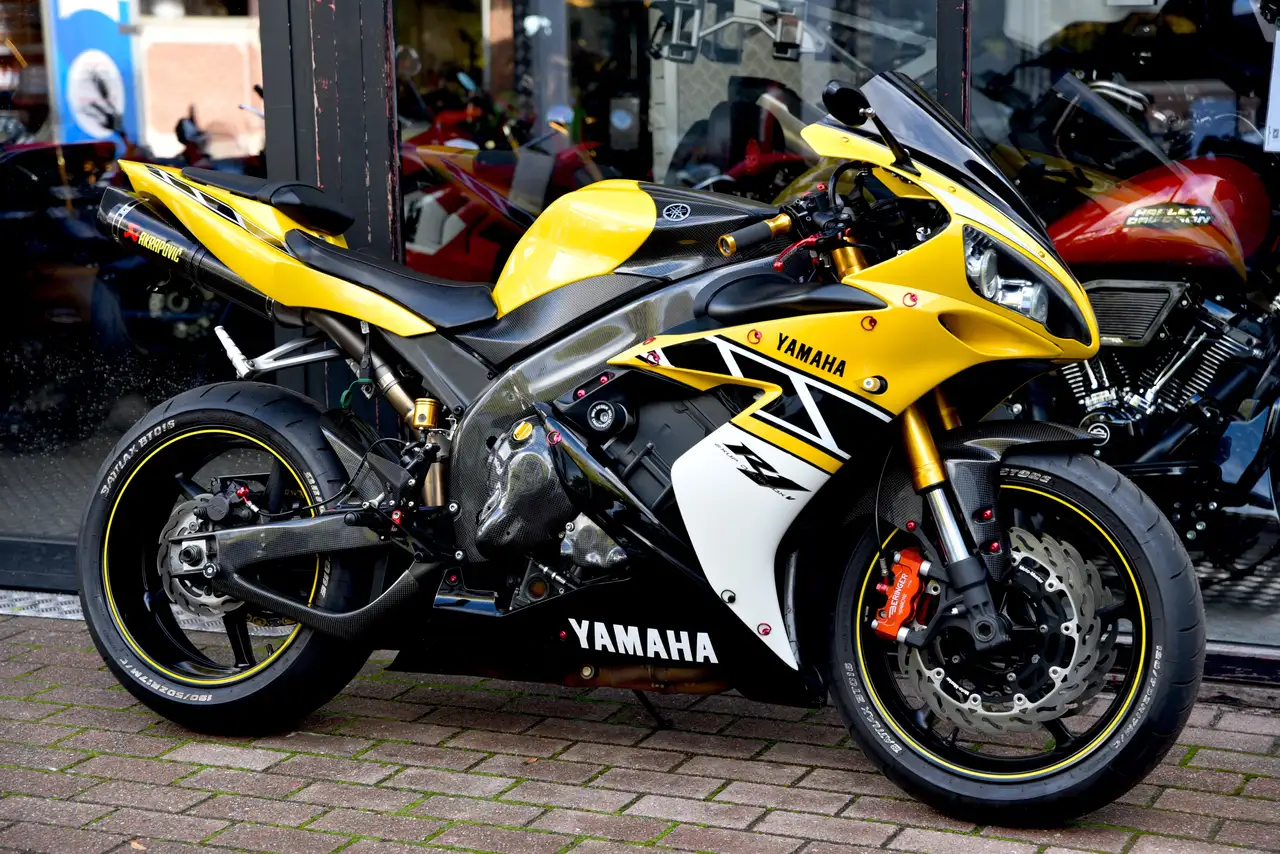 Yamaha YZF-R1