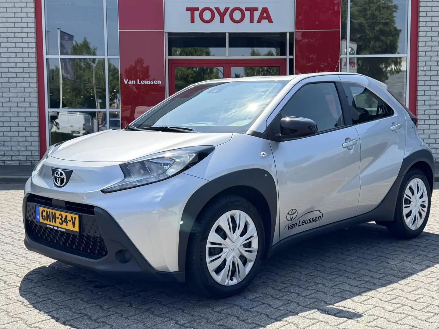 Toyota Aygo X PLAY ALL SEASON-BANDEN AD-CRUISE AIRCO APPLE/ANDRO Gris - 1