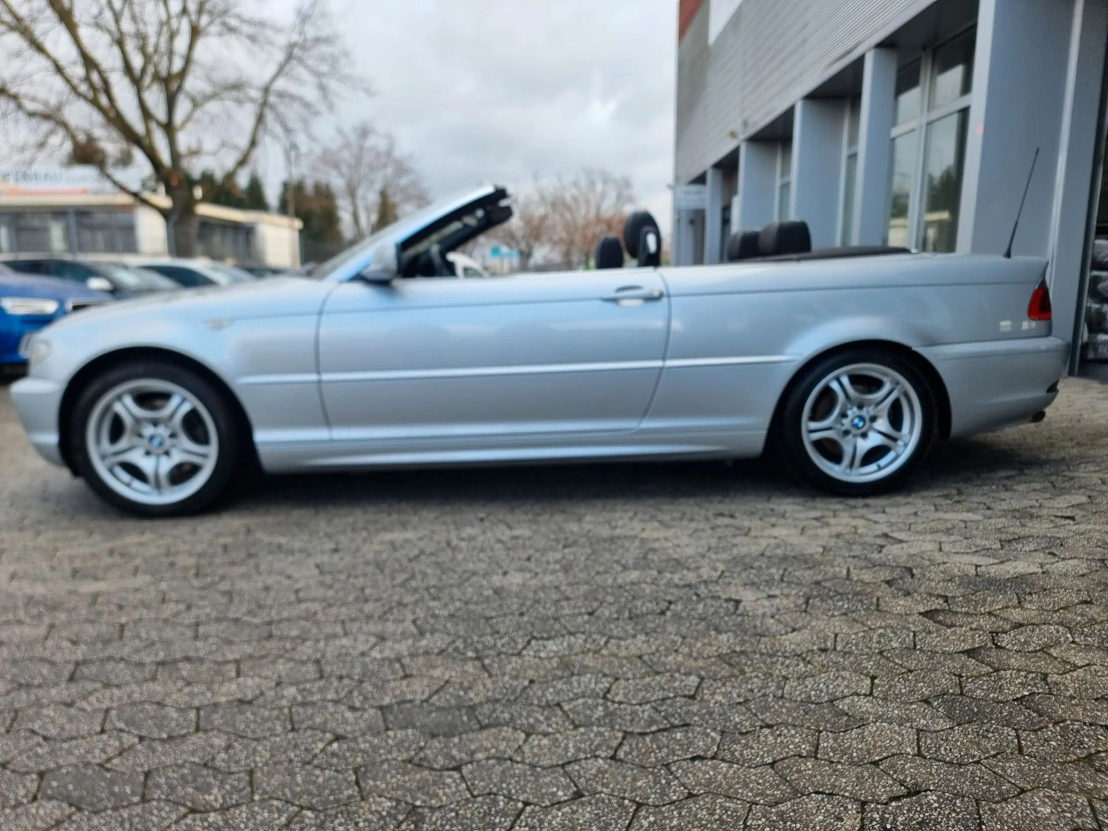BMW 325 Cabrio 325 Ci*Super Zustand** Gelegenheit** — photo 11