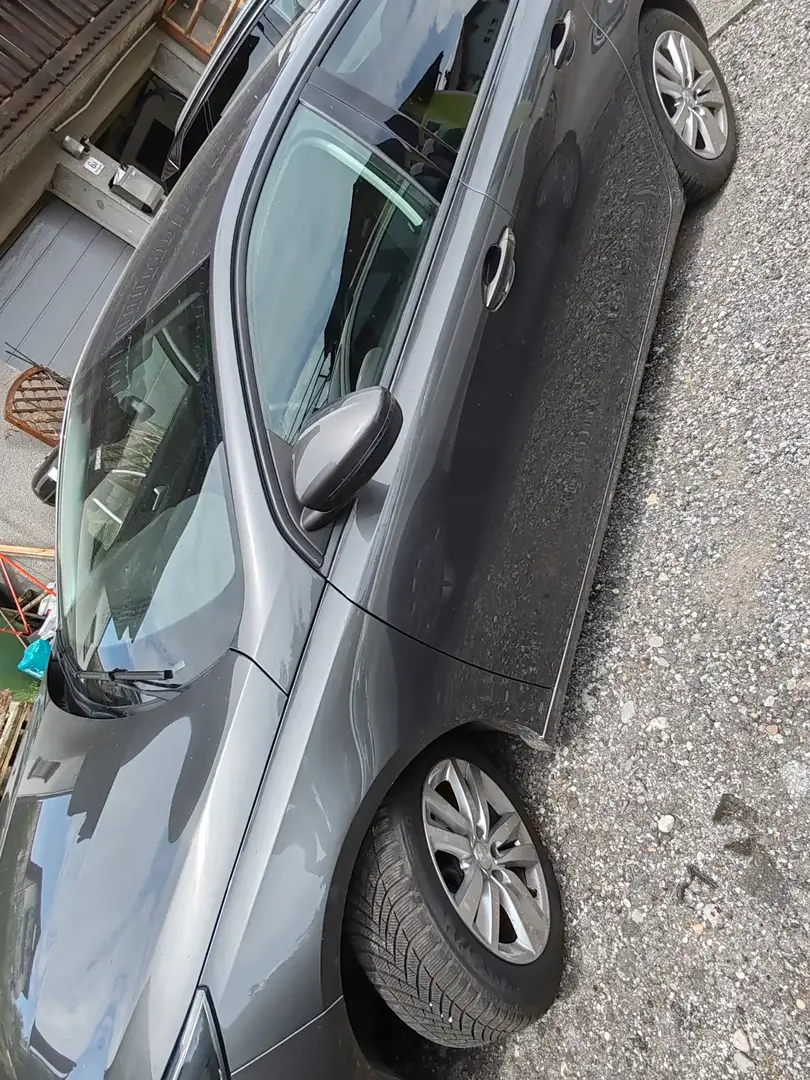 Peugeot 308 308 SW 1,2 PureTech 110 Active S Grau - 2