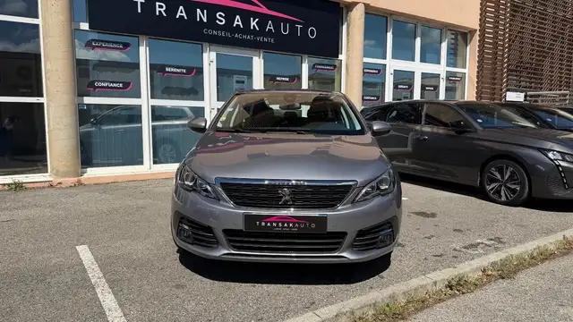 Peugeot 308 view 2