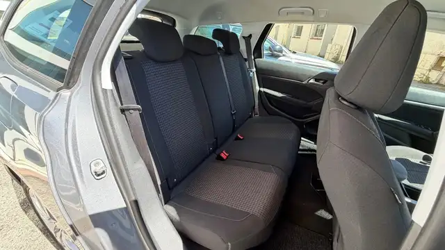Peugeot 308 view 12