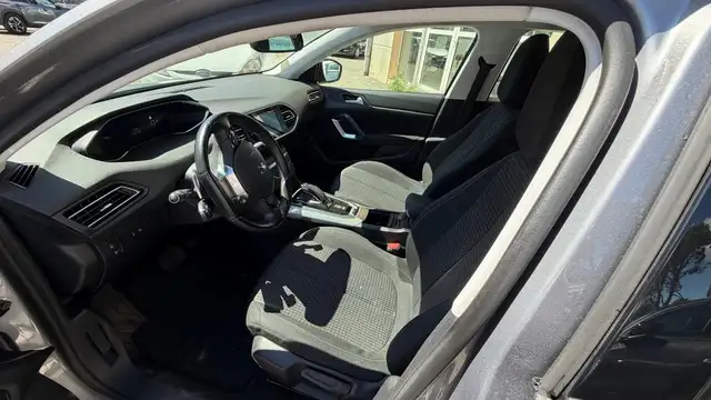 Peugeot 308 view 10