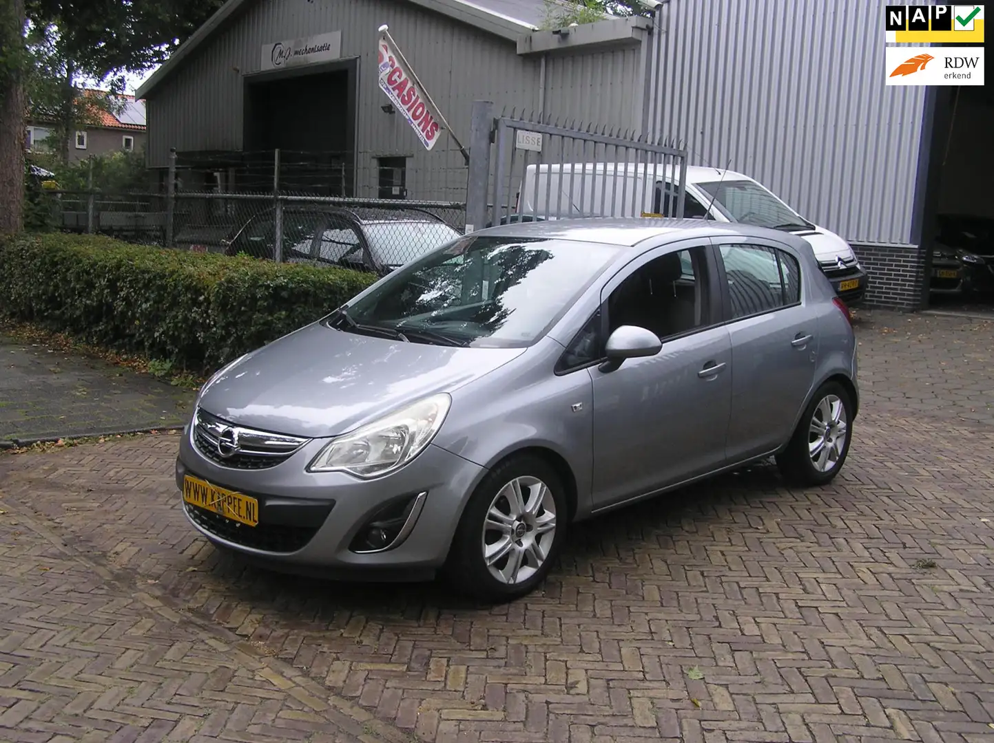 Opel Corsa 1.2-16V Cosmo 206 d km airco nieuwe apk Gris - 1