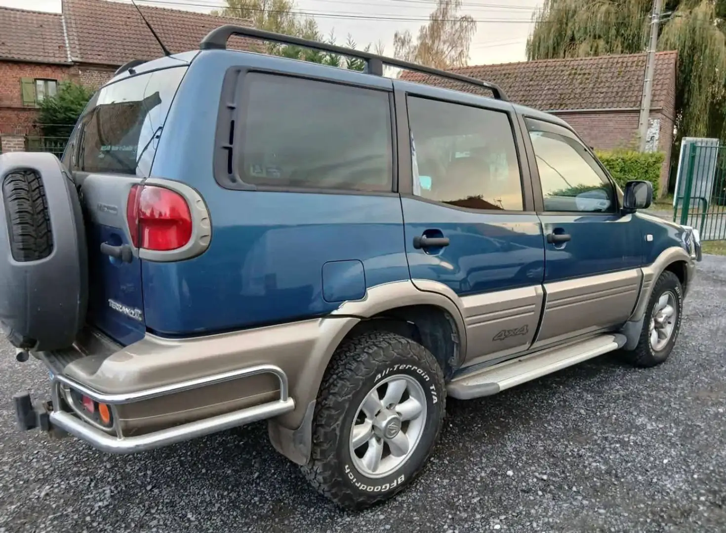 Nissan Terrano 2.7 TDi Sport Grau - 2
