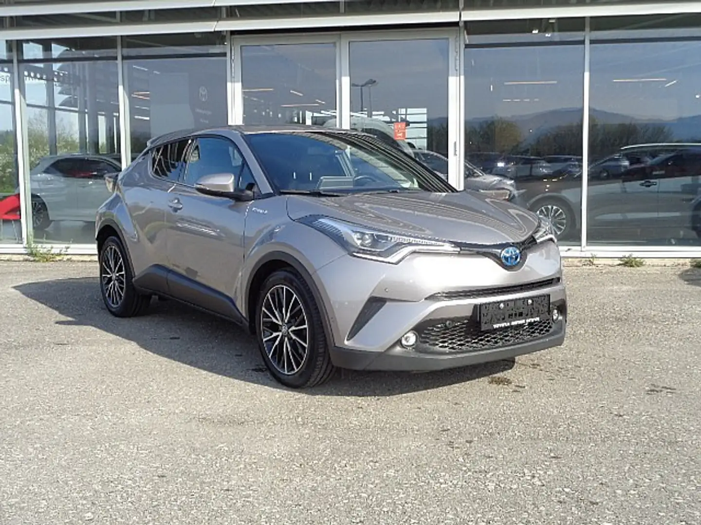 Toyota C-HR 1,8 Hybrid C-HIC CVT Grau - 2