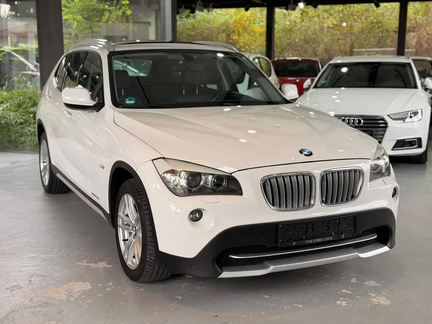 BMW X1 23 d xDrive-Pano-Leder-AHK-SHZ Blanc - 1