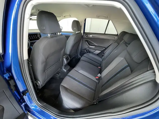 Volkswagen T-Roc view 17