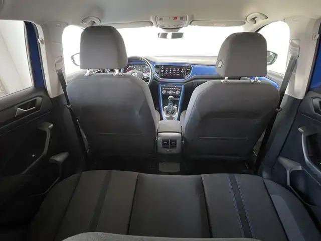 Volkswagen T-Roc view 18