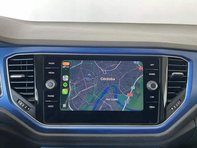 Volkswagen T-Roc view 13