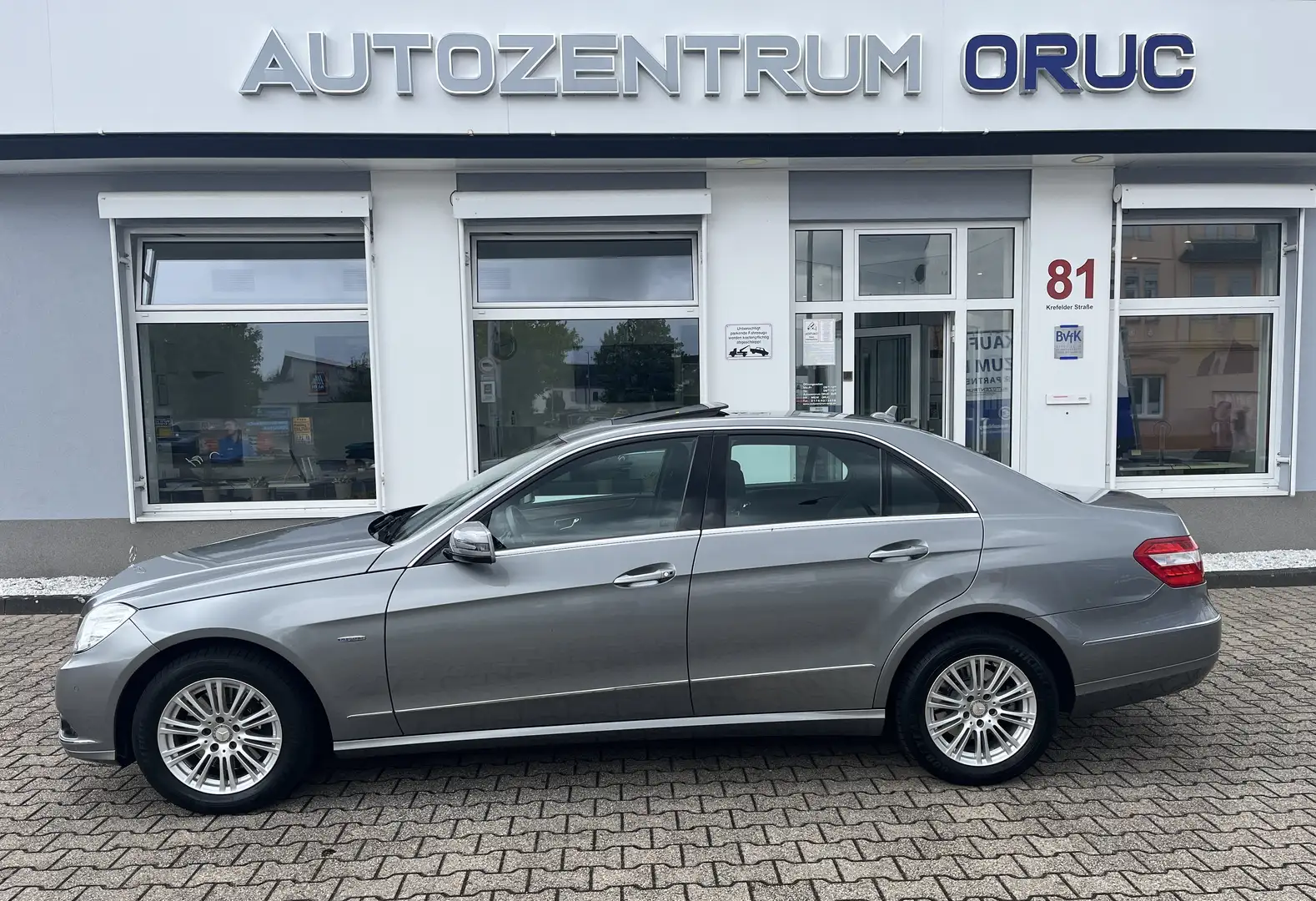 Mercedes-Benz E 250 CDI Elegance *Navi*Klima*PDC*SHD* Gümüş rengi - 1