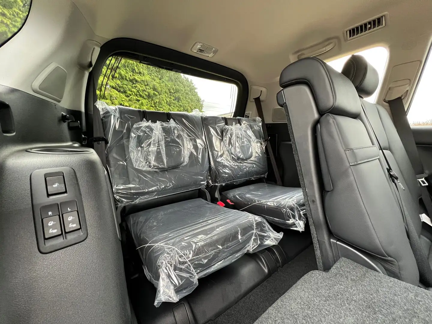 Toyota Land Cruiser 2.8 D-4D 204 CV "Black Premium" FULL 7 PLACES !!!! Bílá - 2