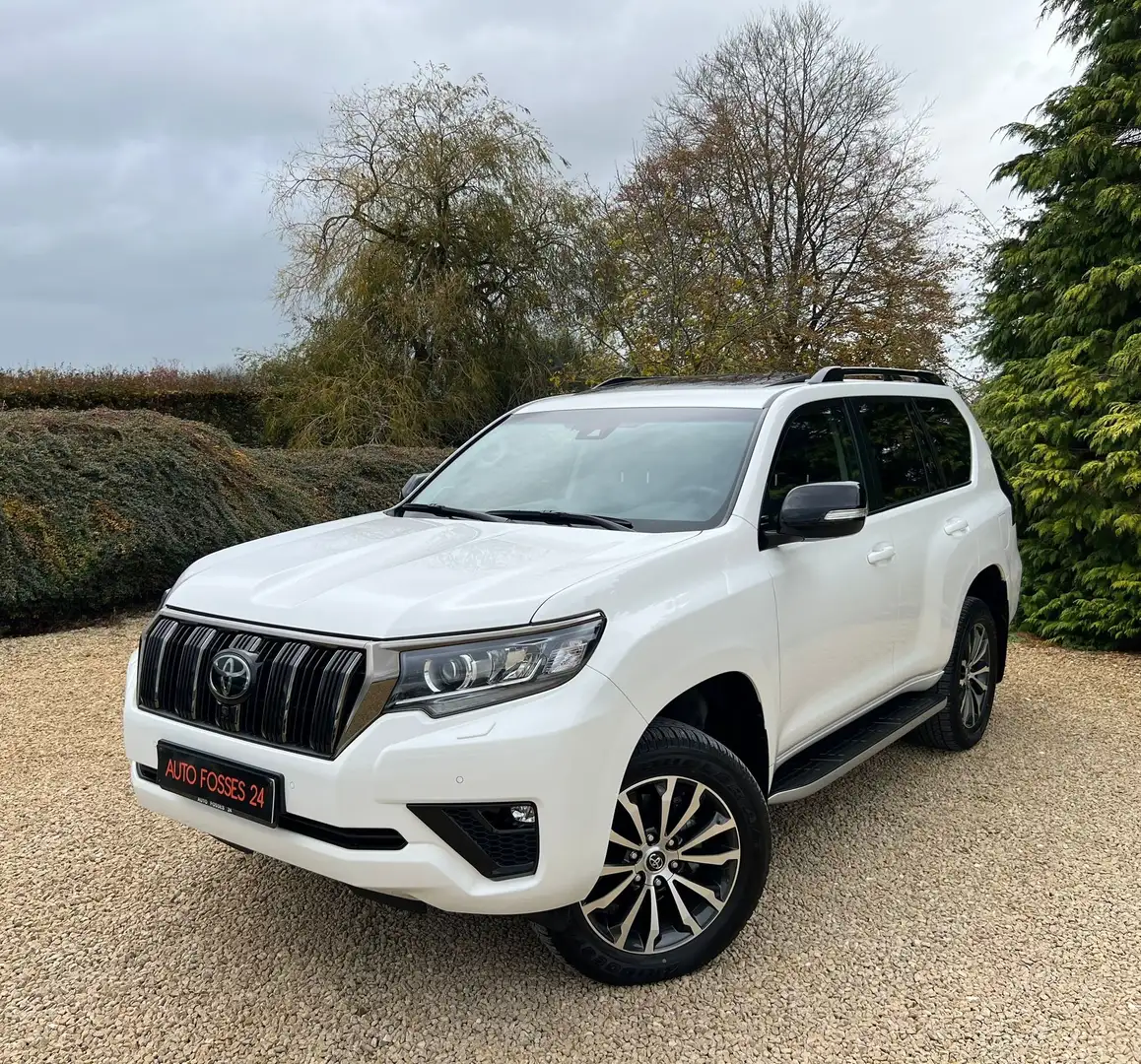 Toyota Land Cruiser 2.8 D-4D 204 CV "Black Premium" FULL 7 PLACES !!!! Bílá - 1