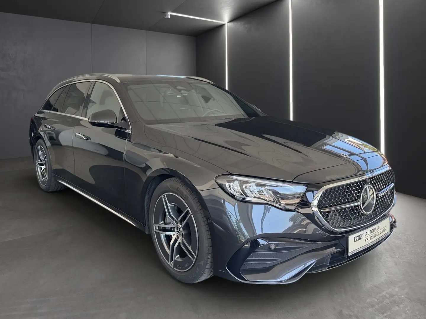 Mercedes-Benz E 220 T d AMG*Distro*Totwinkel*LED*Kamera*CarPla Grijs - 2