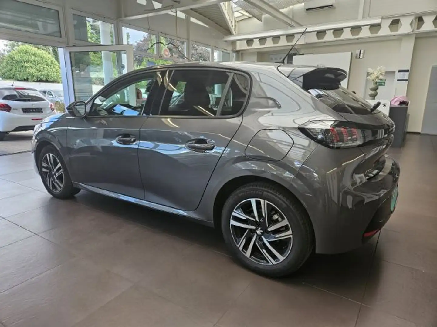 Peugeot 208 PureTech 100 Allure Grau - 2
