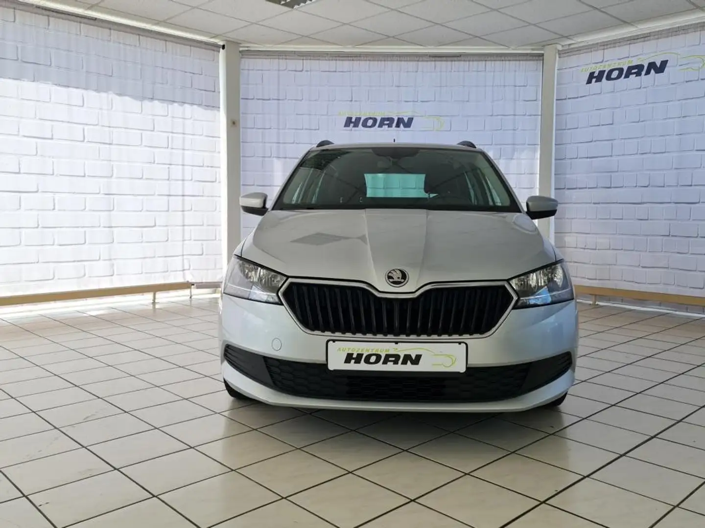 Skoda Fabia Ambition, Scheckheft, SmartLink, Klimaautomatik Gris - 2