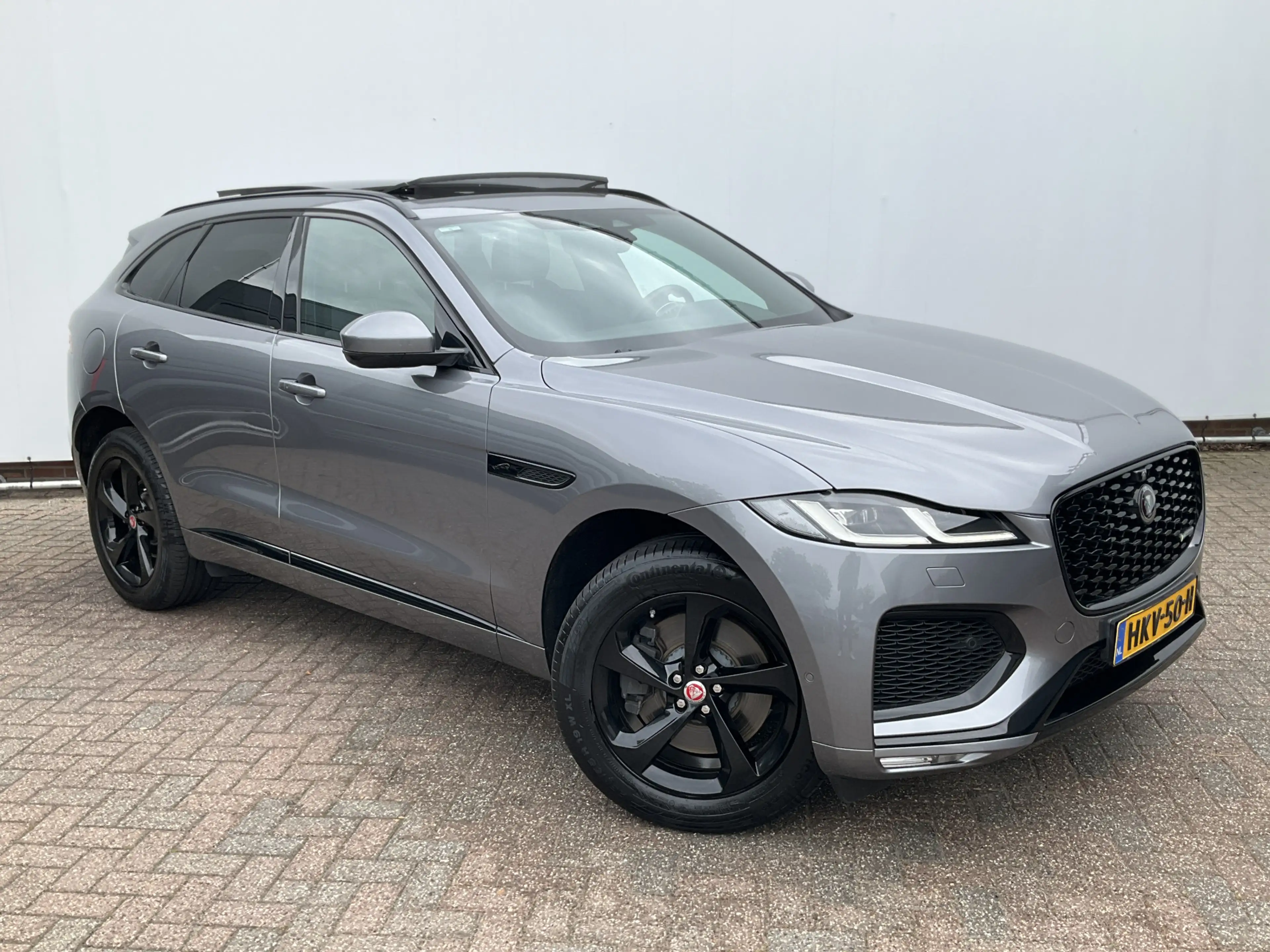 Jaguar F-Pace 2.0 P400e PHEV R-Dynamic SE Pano 360° Meridian Sto — photo 13