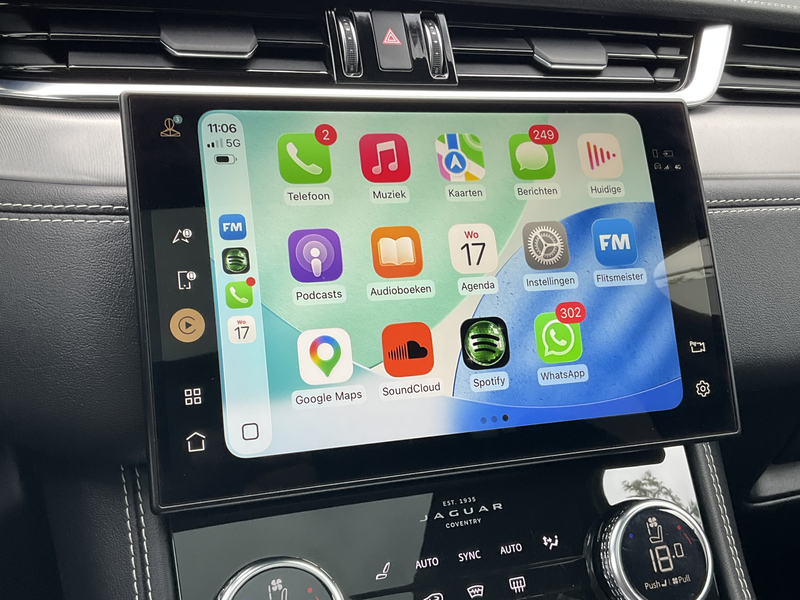 Jaguar F-Pace 2.0 P400e PHEV R-Dynamic SE Pano 360° Meridian Sto — photo 10