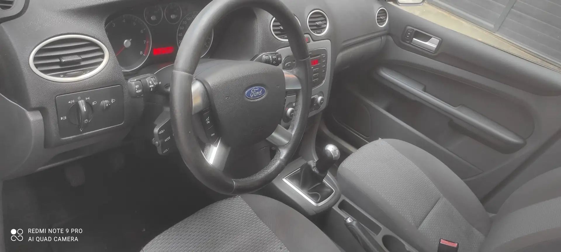 Ford Focus Focus 2.0 Titanium Titanium Gris - 2