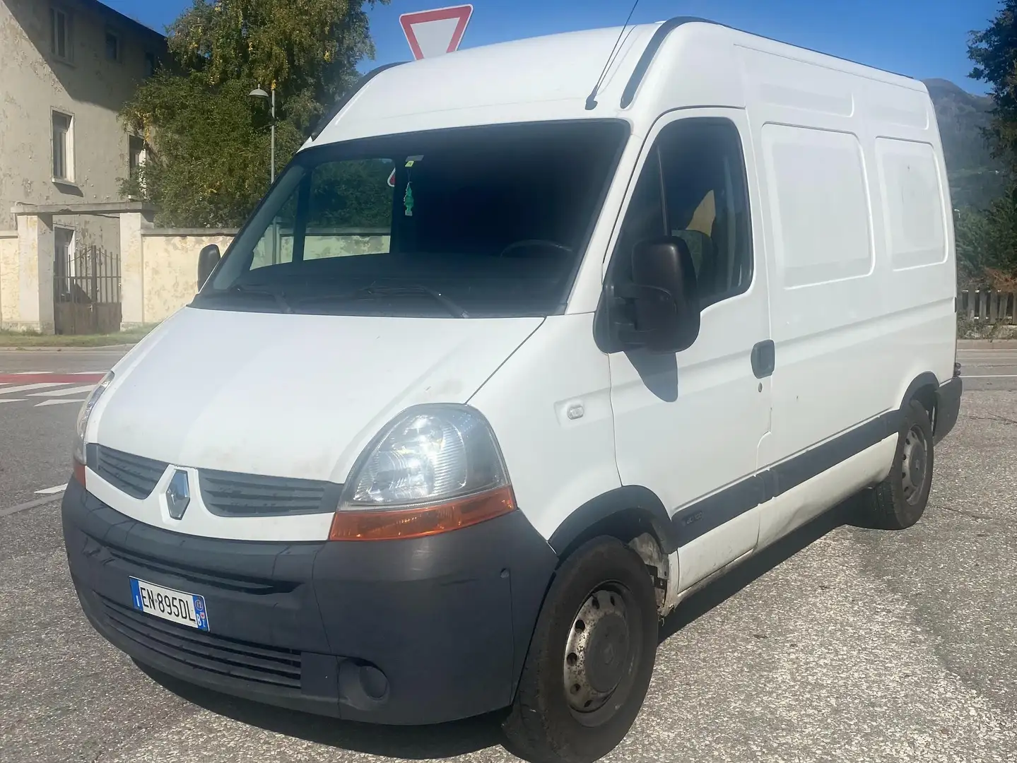 Renault TRAFIC Weiß - 1
