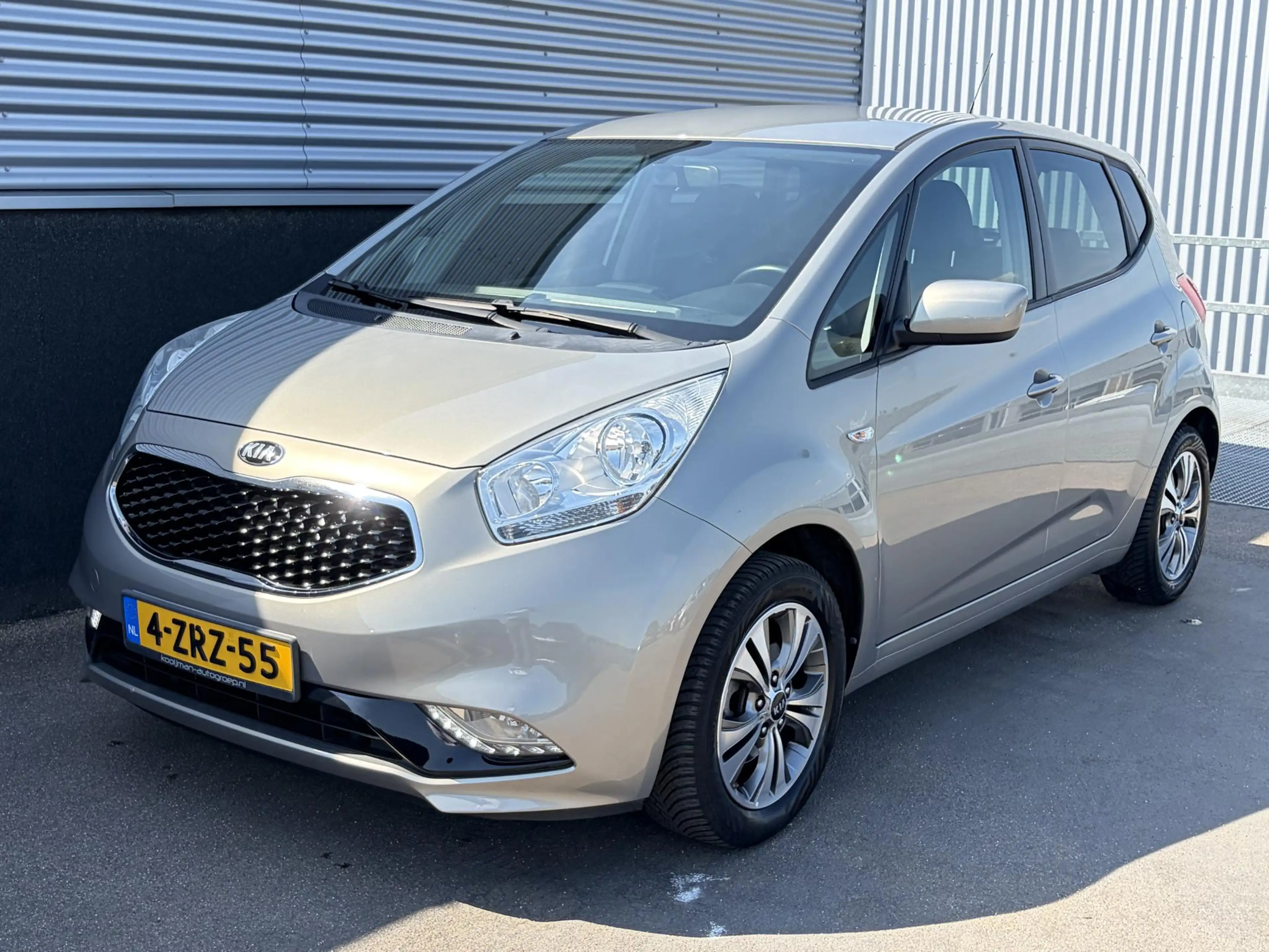 Kia Venga 1.4 CVVT First Edition Trekhaak, Navigatie, Nieuw — photo 3