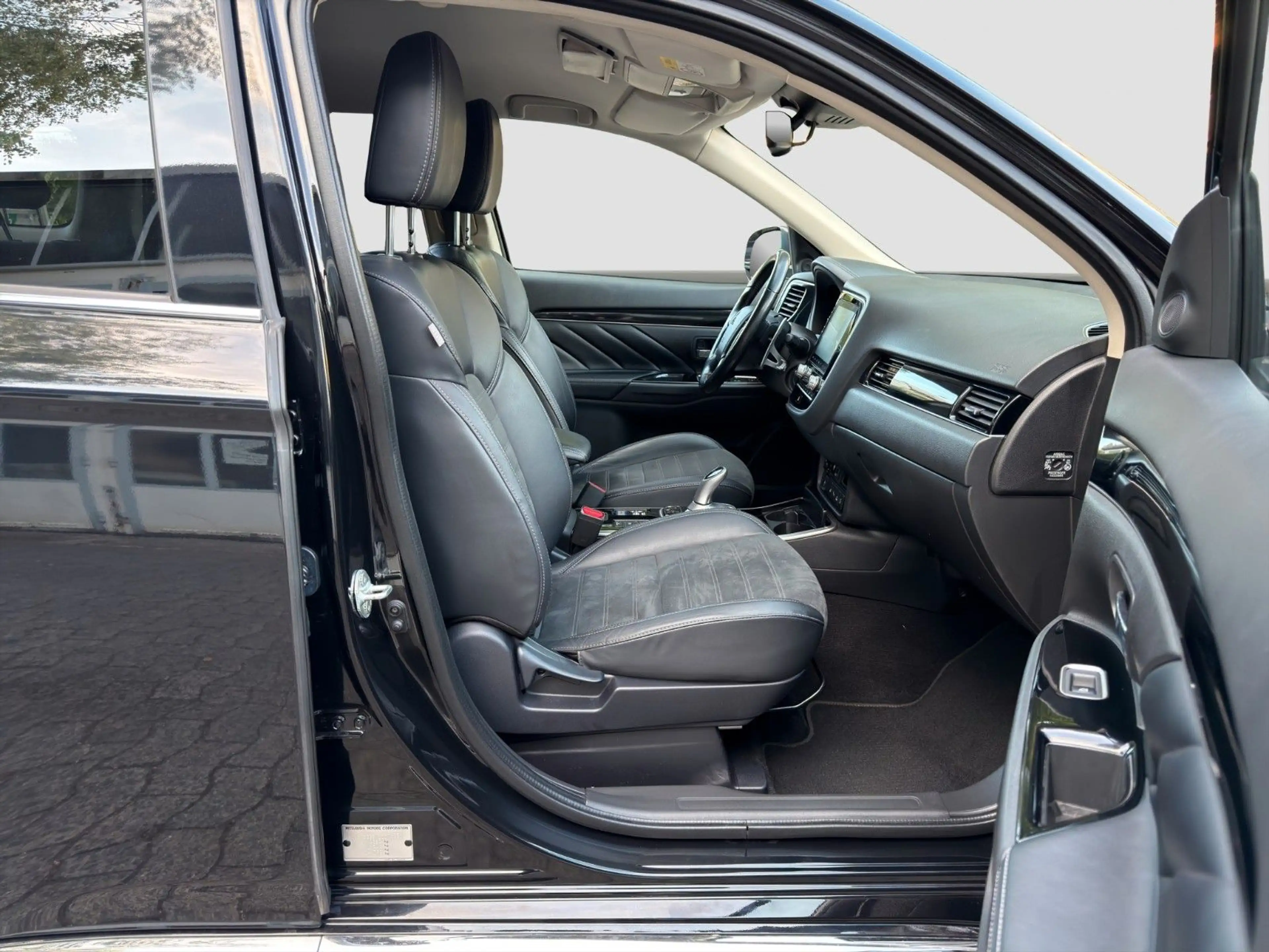 Mitsubishi Outlander Outlander PHEV Plus 4WD*1.Hand*Navi*Kamera*F1*Al — photo 12