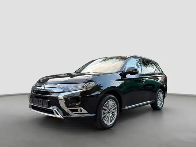 Mitsubishi Outlander PHEV Plus 4WD*1.Hand*Navi*Kamera*F1*Al