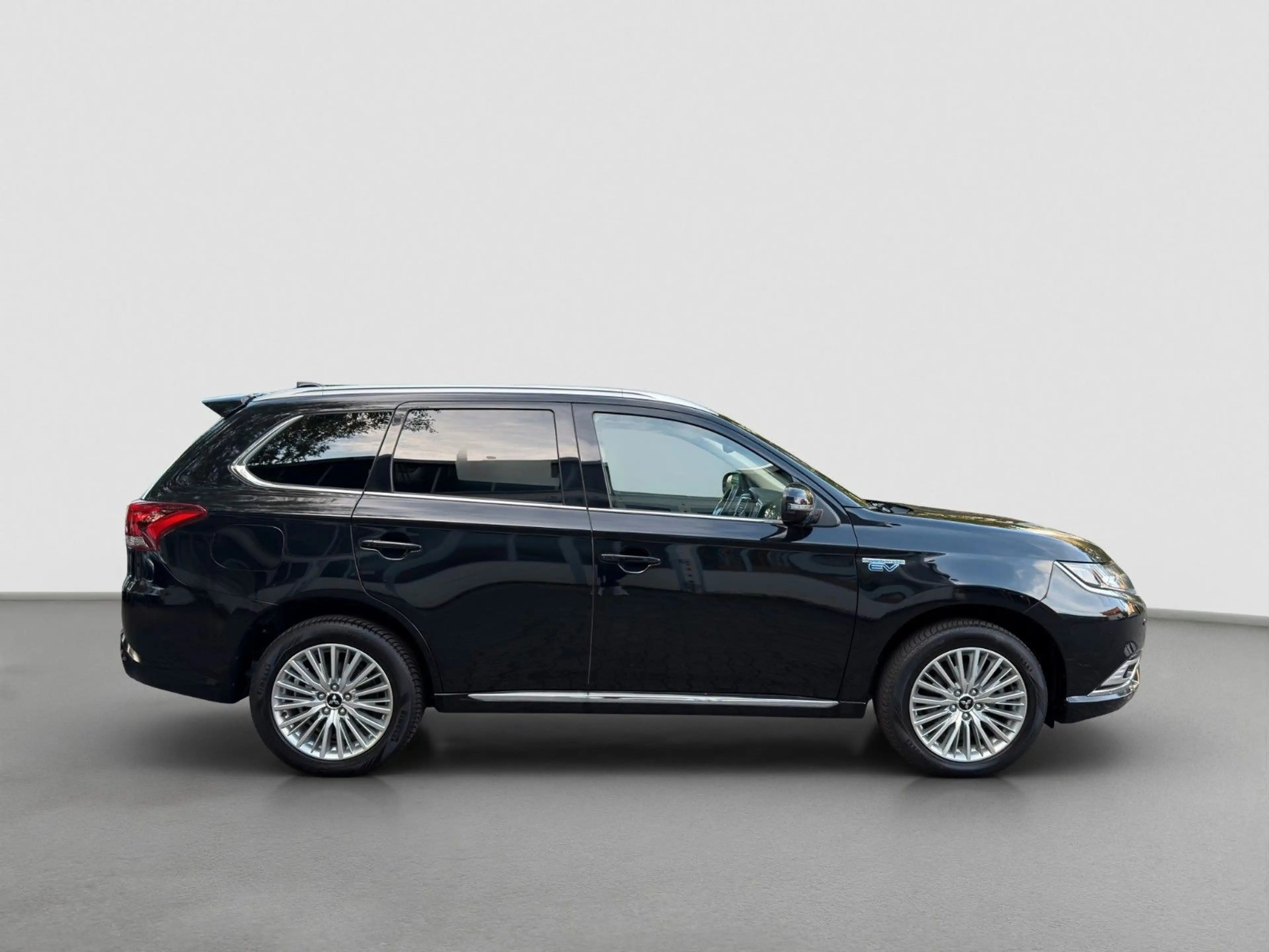 Mitsubishi Outlander Outlander PHEV Plus 4WD*1.Hand*Navi*Kamera*F1*Al — photo 8