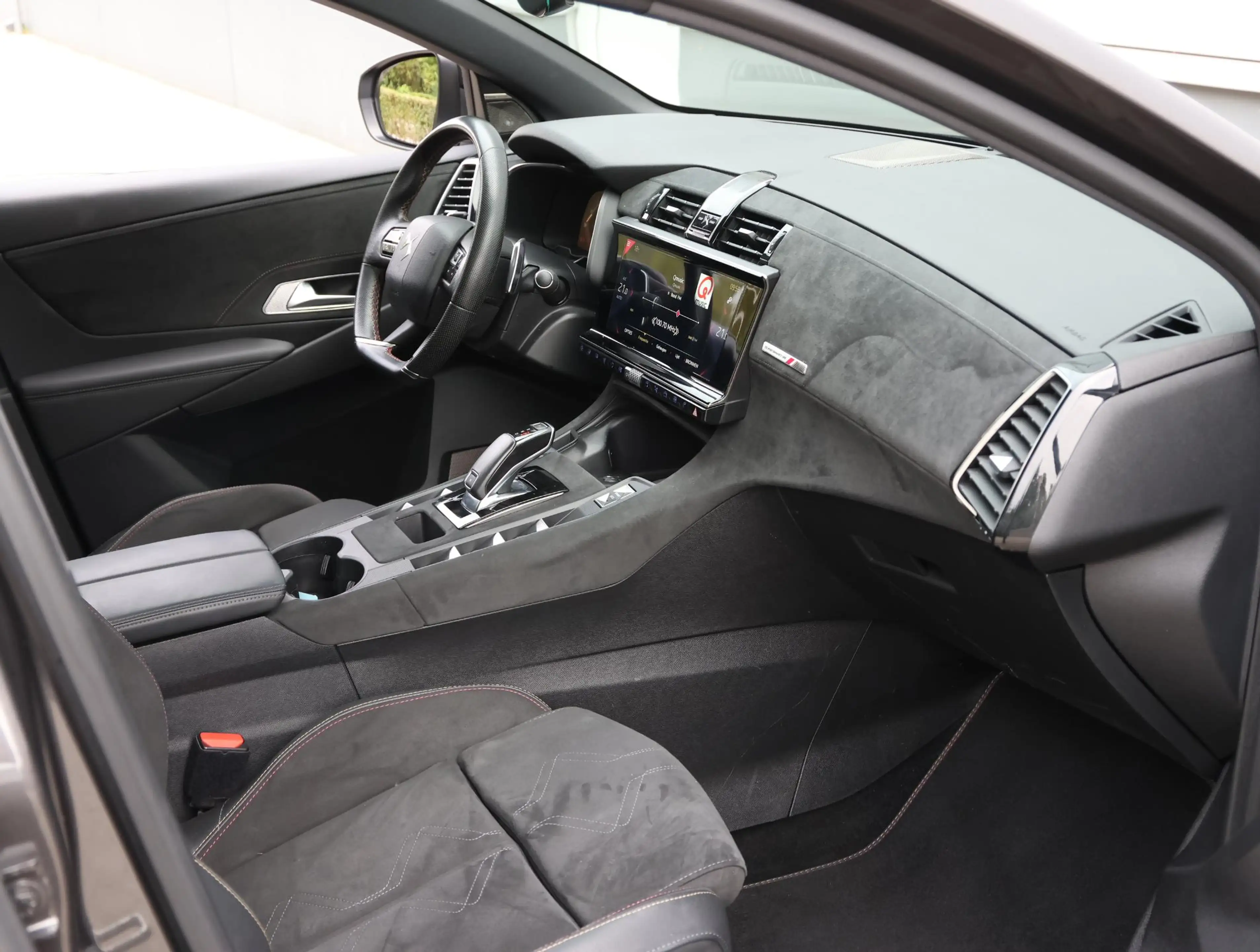 DS Automobiles DS 7 Crossback 1.6 PureTech Performance Line — photo 9