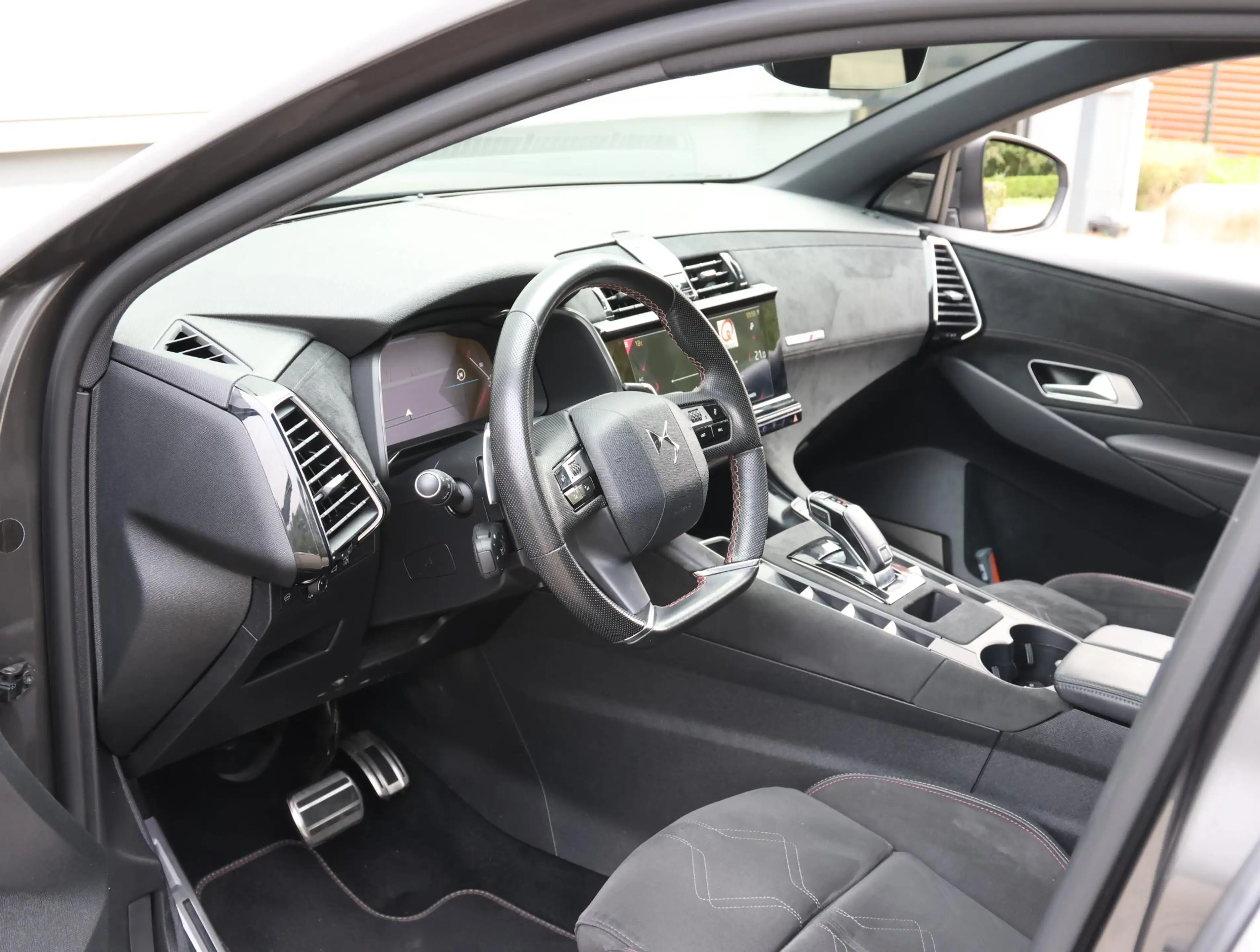 DS Automobiles DS 7 Crossback 1.6 PureTech Performance Line — photo 12