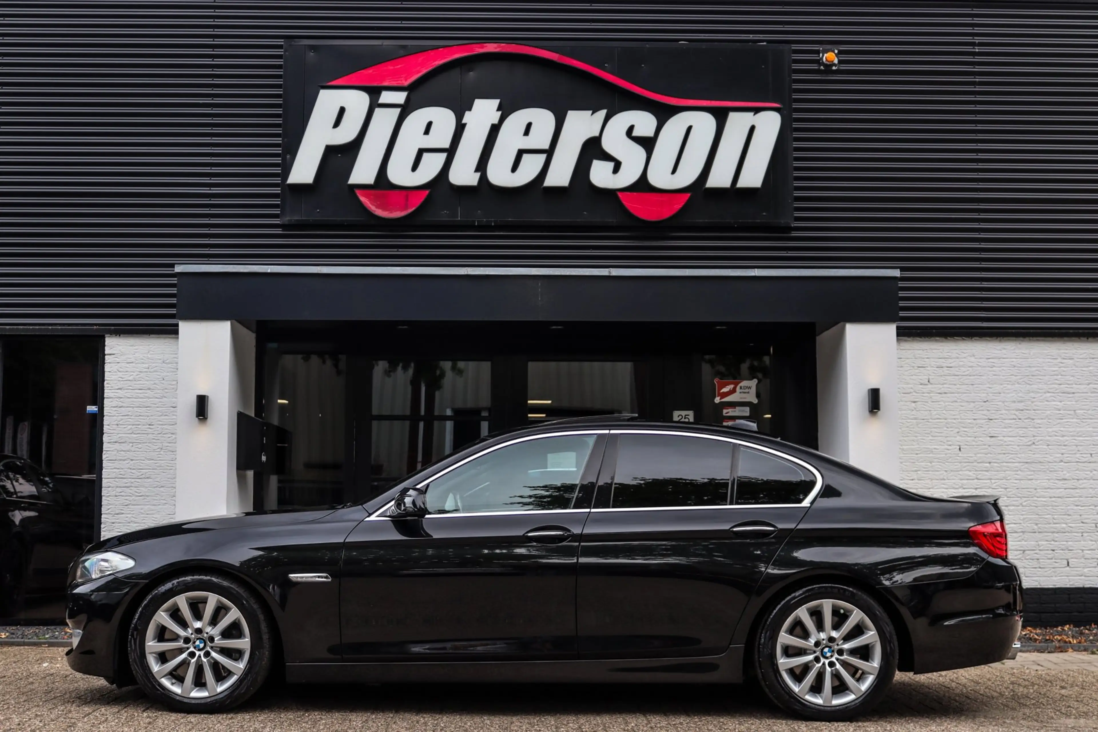 BMW 550 5-serie 550i High Executive PANO ALCANTARA SOFTCLO — photo 9