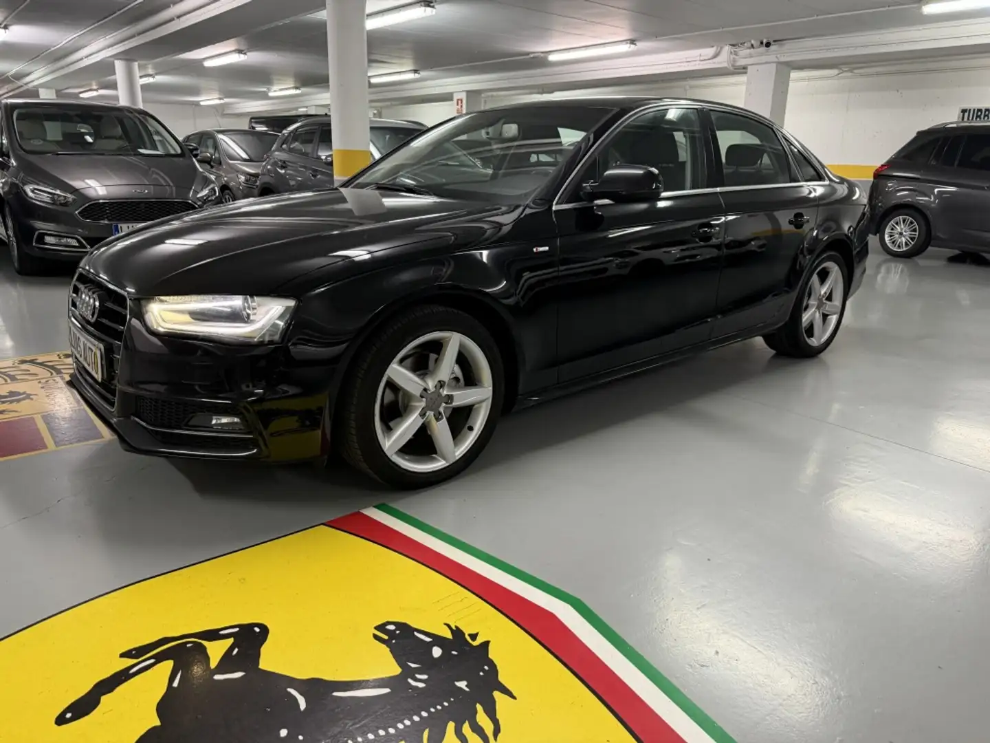 Audi A4 2.0TDI CD S line edition Multitronic 150 (4.75) Negro - 1