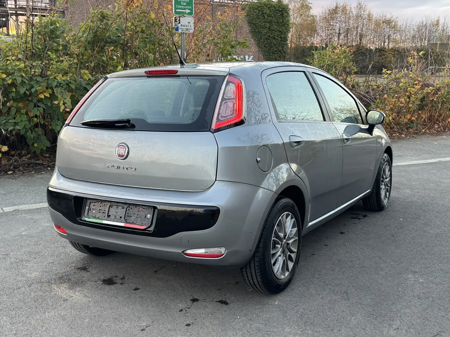 Fiat Punto Evo 1.2i (full Carnet - Distribution ✅) - 1