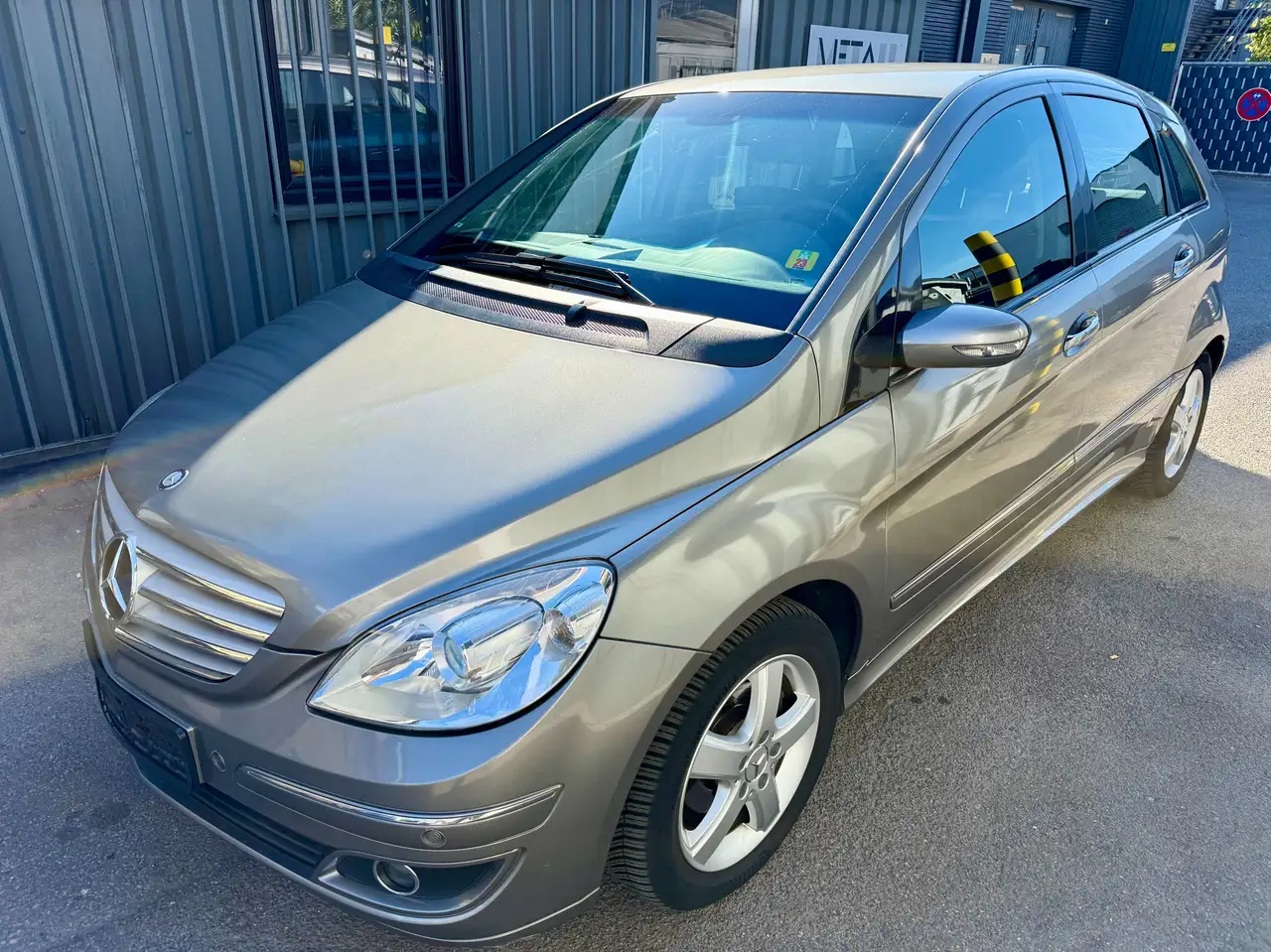 Mercedes-Benz B 170