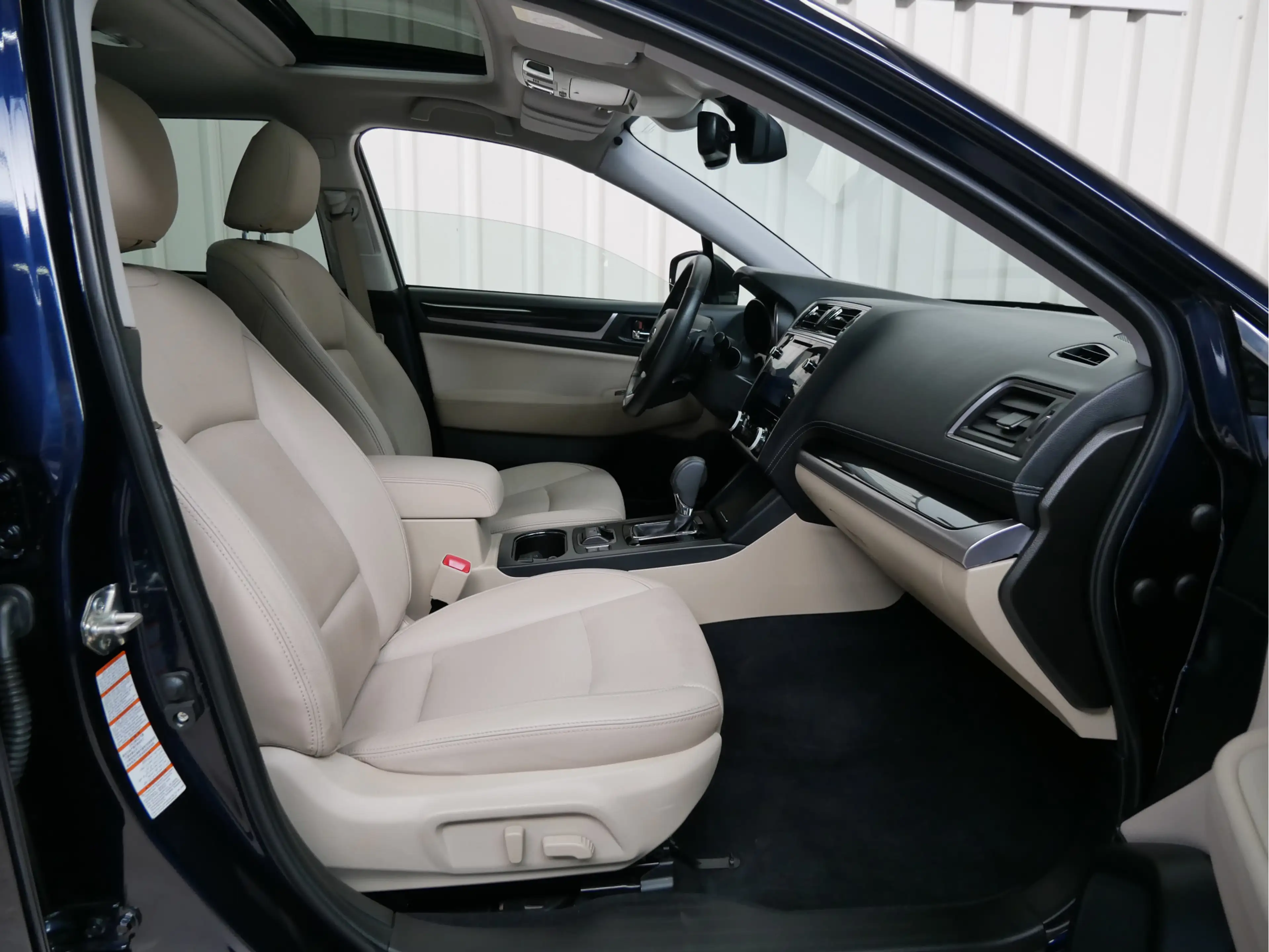 Subaru OUTBACK 2.5i Premium — photo 13