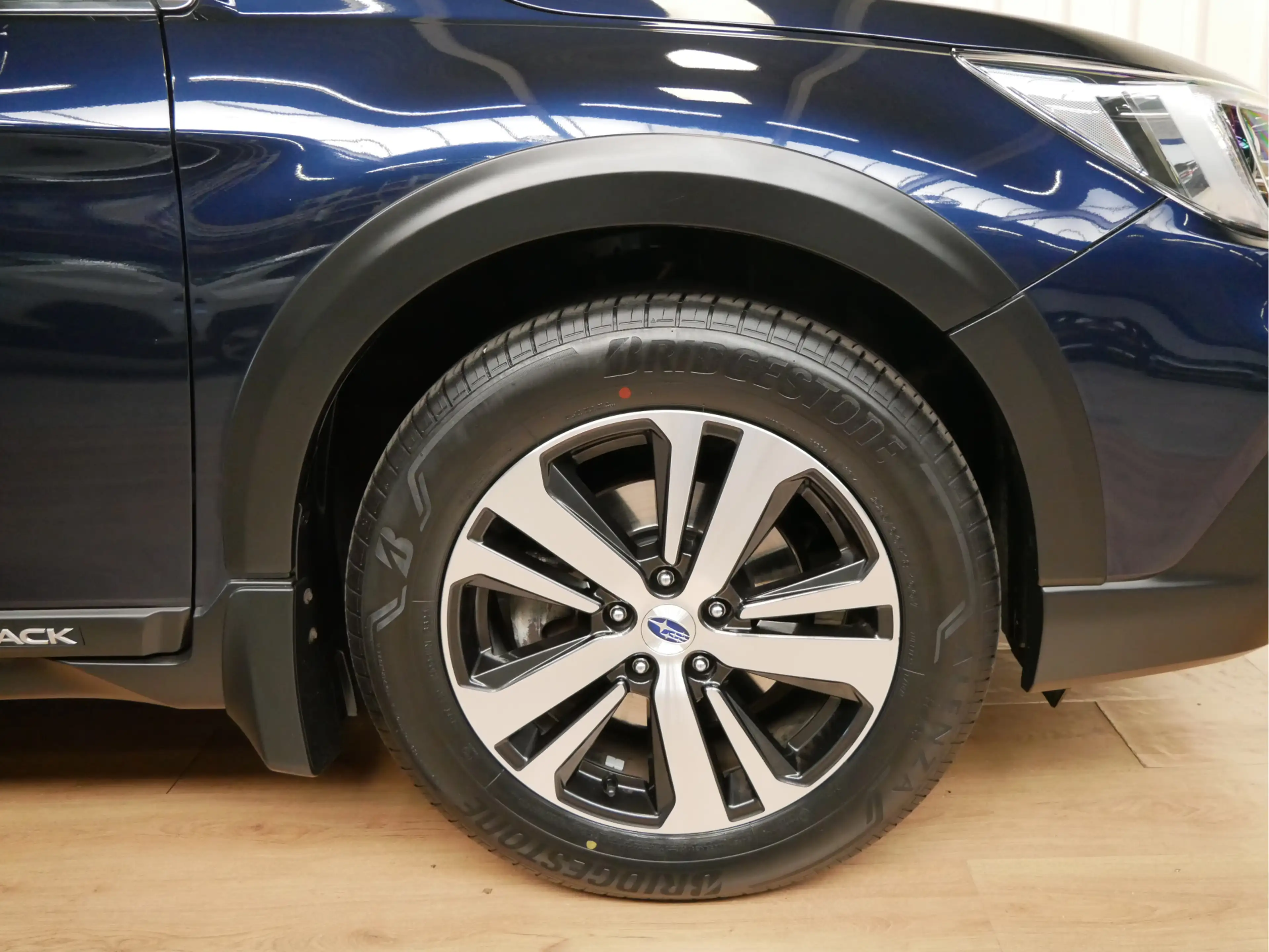 Subaru OUTBACK 2.5i Premium — photo 28