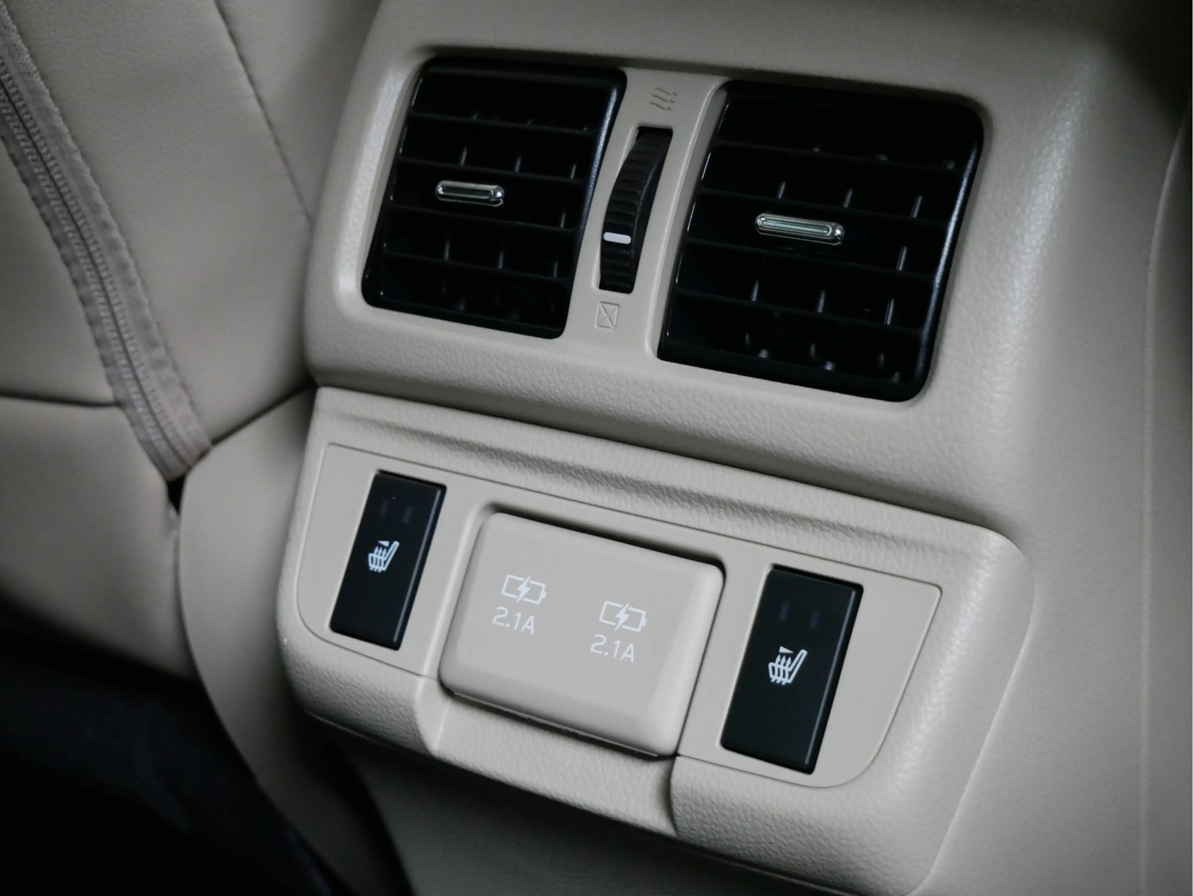Subaru OUTBACK 2.5i Premium — photo 10