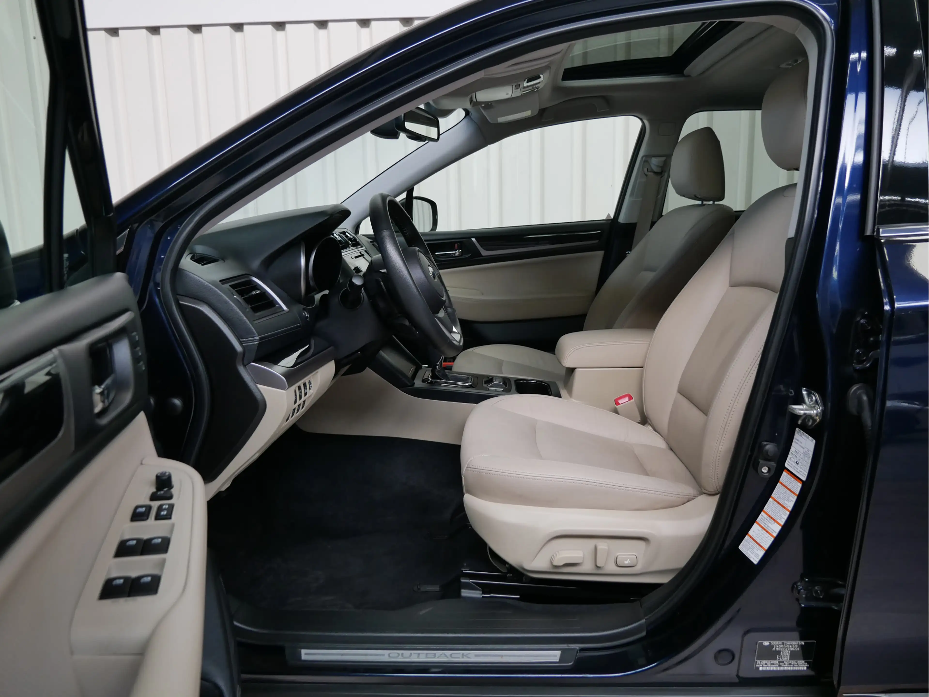 Subaru OUTBACK 2.5i Premium — photo 19