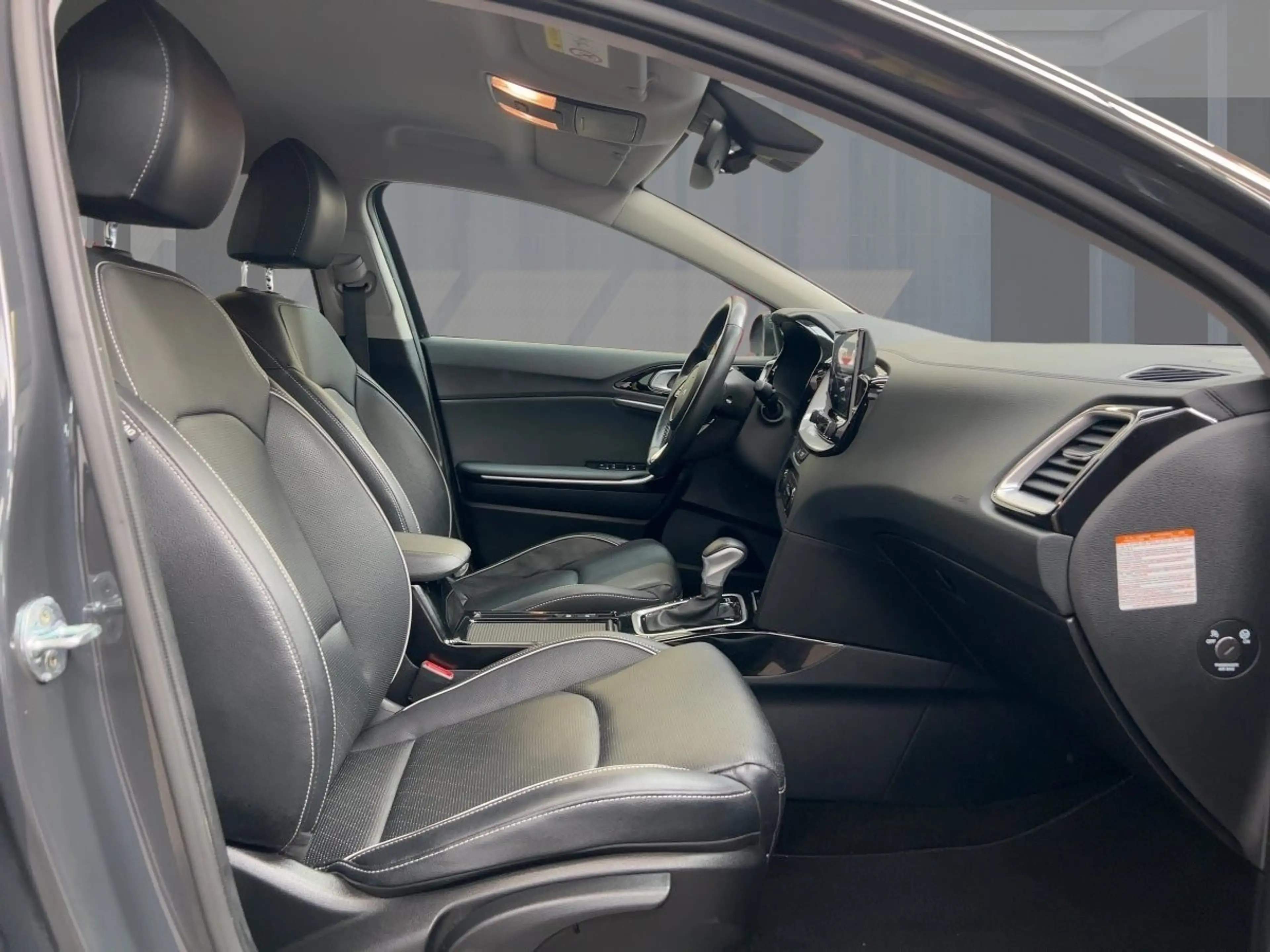 Kia XCeed 1.6 Plug-in Hybrid PLATINUM CARPLAY KAMERA — photo 8