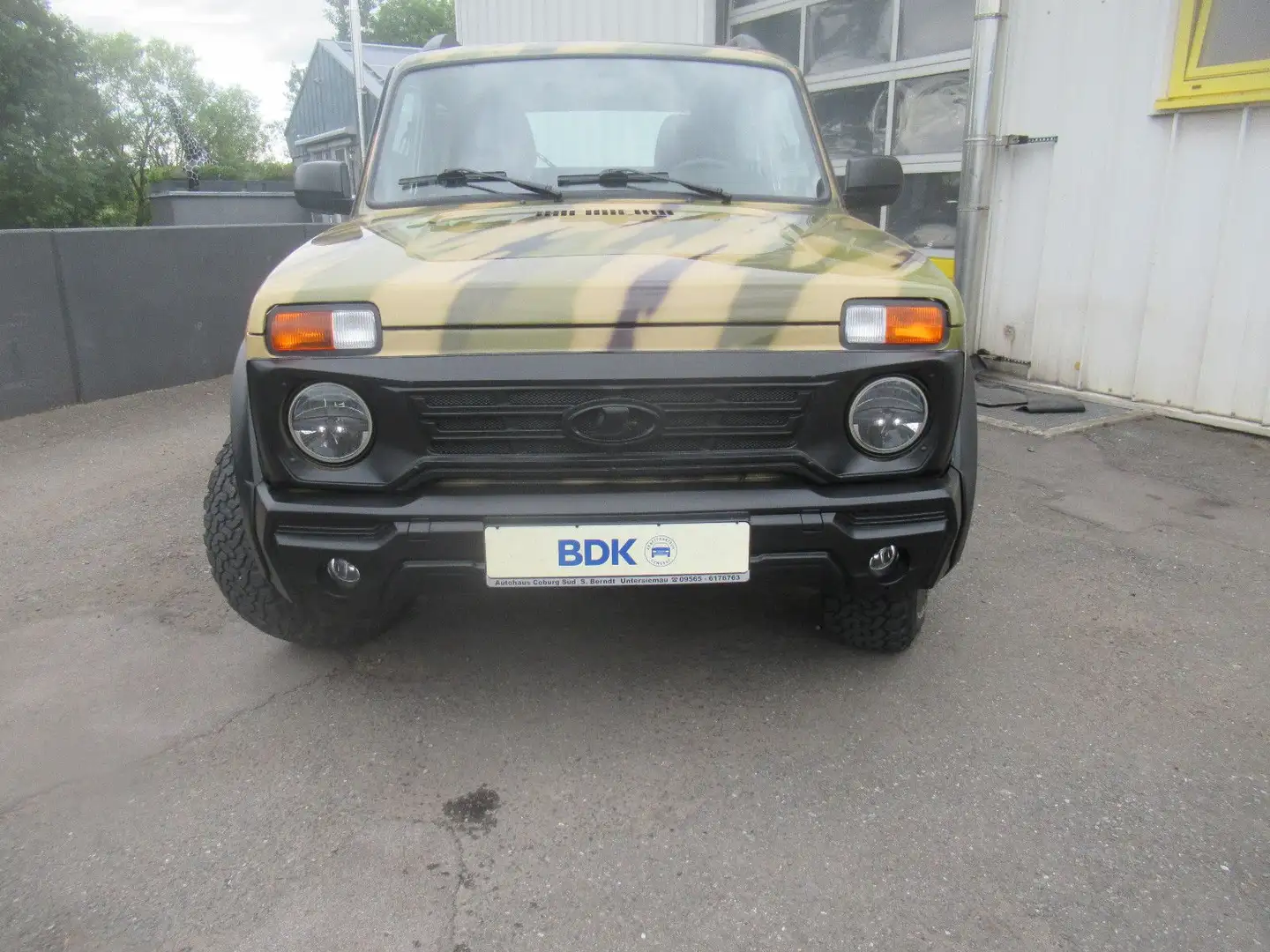 Lada Niva BRONTO 4x4  KLIMA SHZG AHK ALU ZV Beige - 2