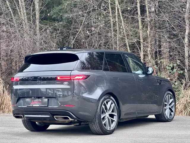 Land Rover Range Rover Sport view 2