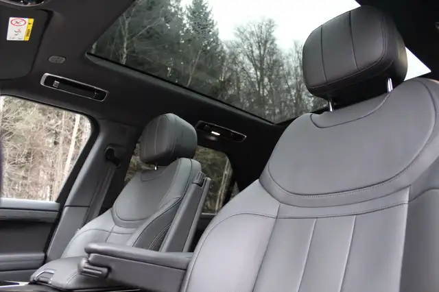Land Rover Range Rover Sport view 13