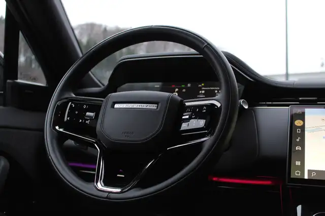 Land Rover Range Rover Sport view 9