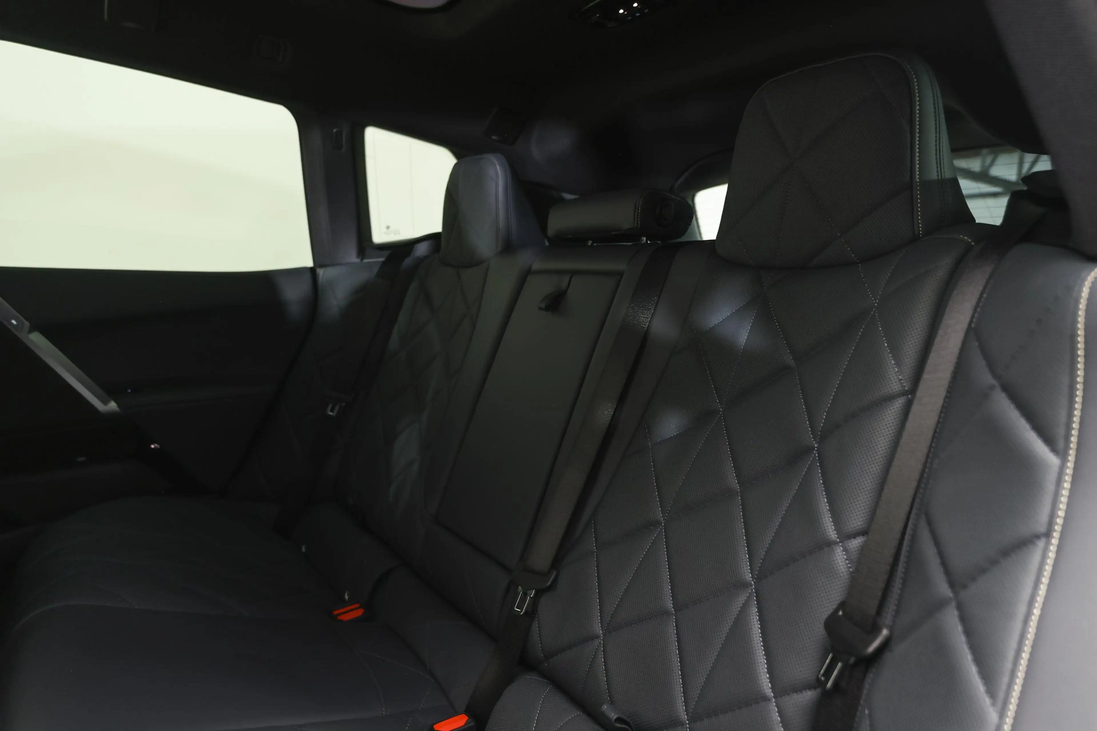 BMW iX xDrive45 M Sport / Panoramadak Sky Lounge / M Mult — photo 10