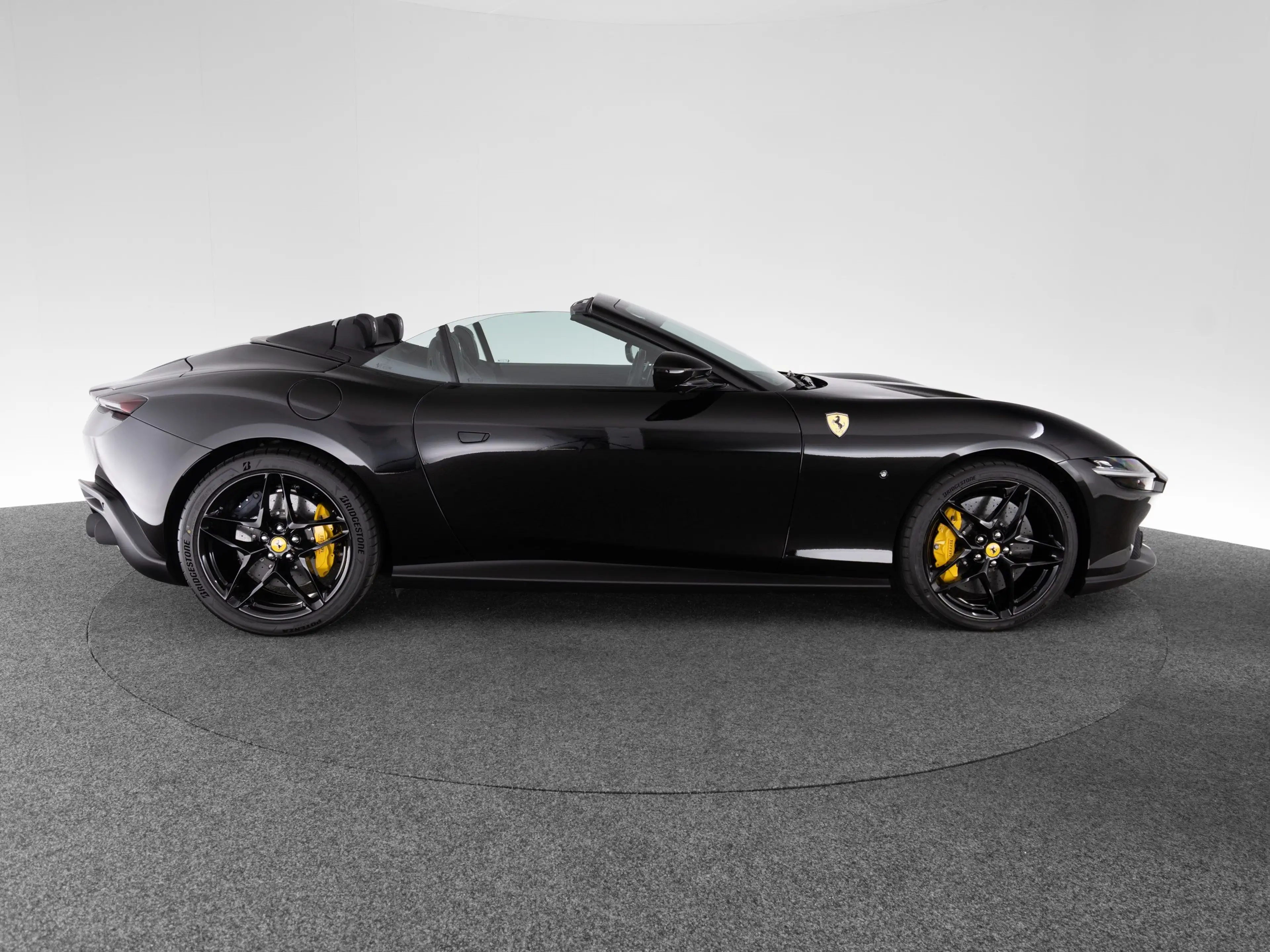 Ferrari Roma Spider FERRARI SINGEN — photo 7