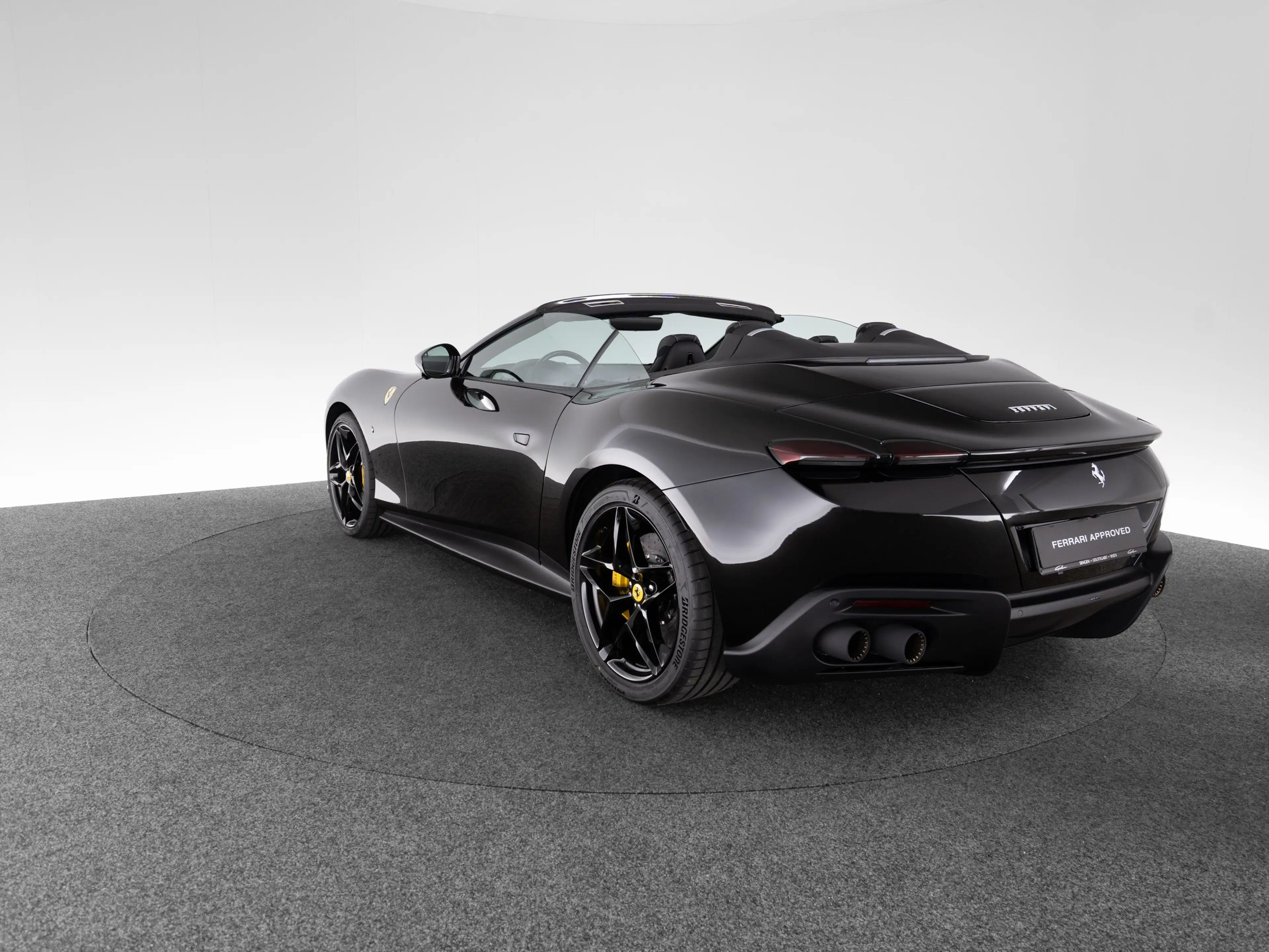 Ferrari Roma Spider FERRARI SINGEN — photo 3