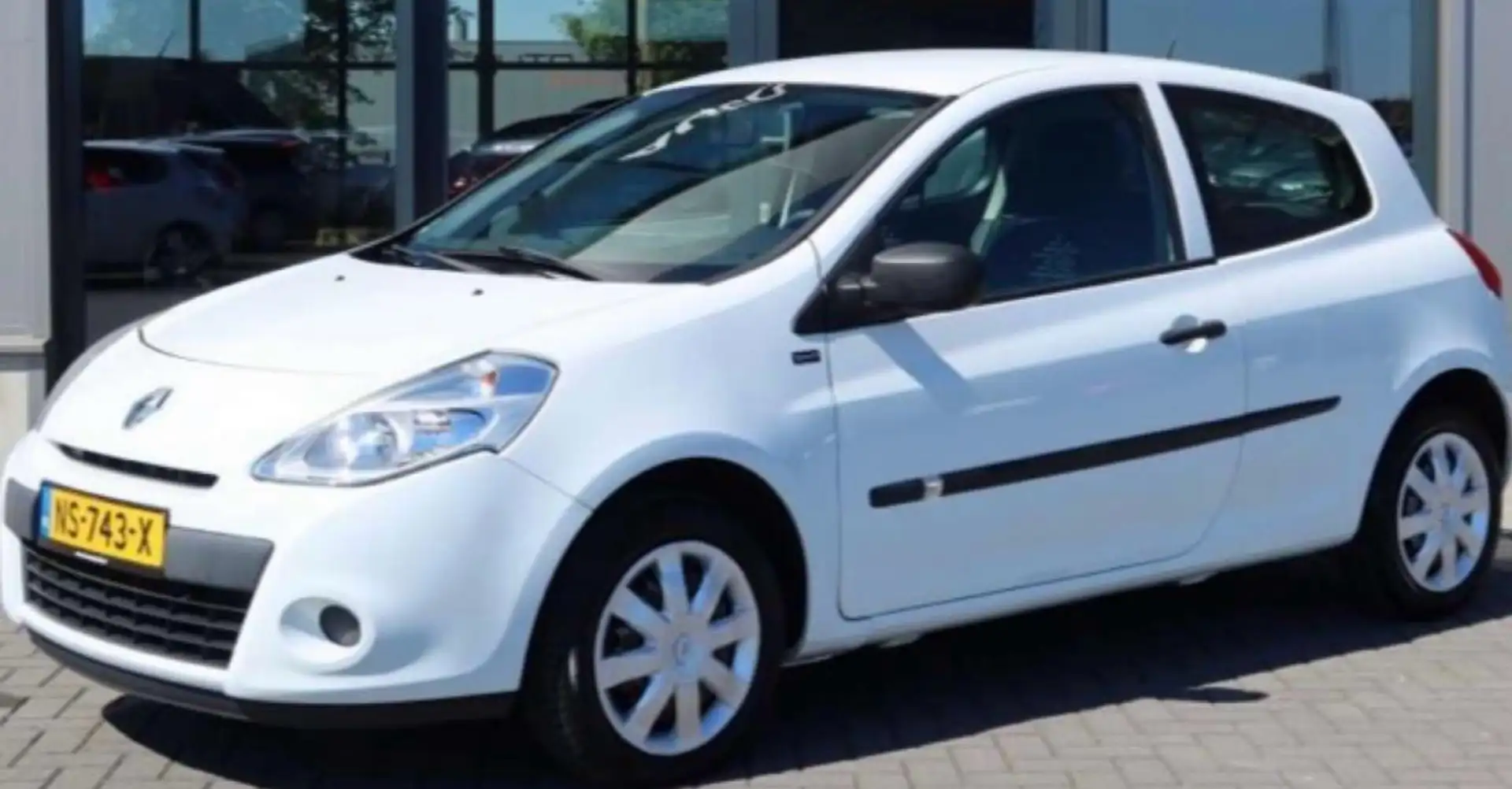 Renault Clio 1.2 Collection Wit - 1