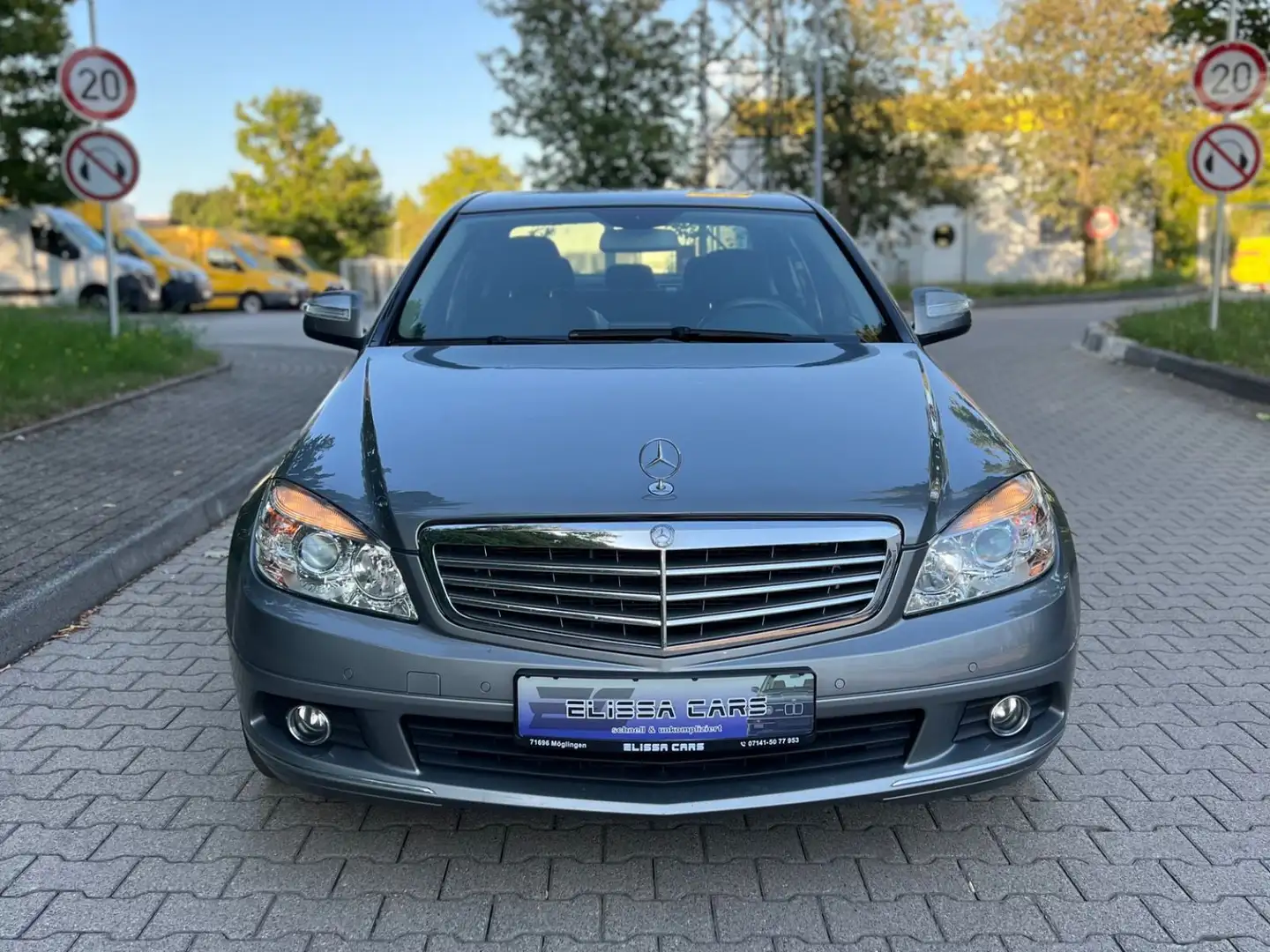 Mercedes-Benz C 180 C -Klasse Lim. C 180 Kompressor *TÜV NEU*NAVI* Stříbrná - 2